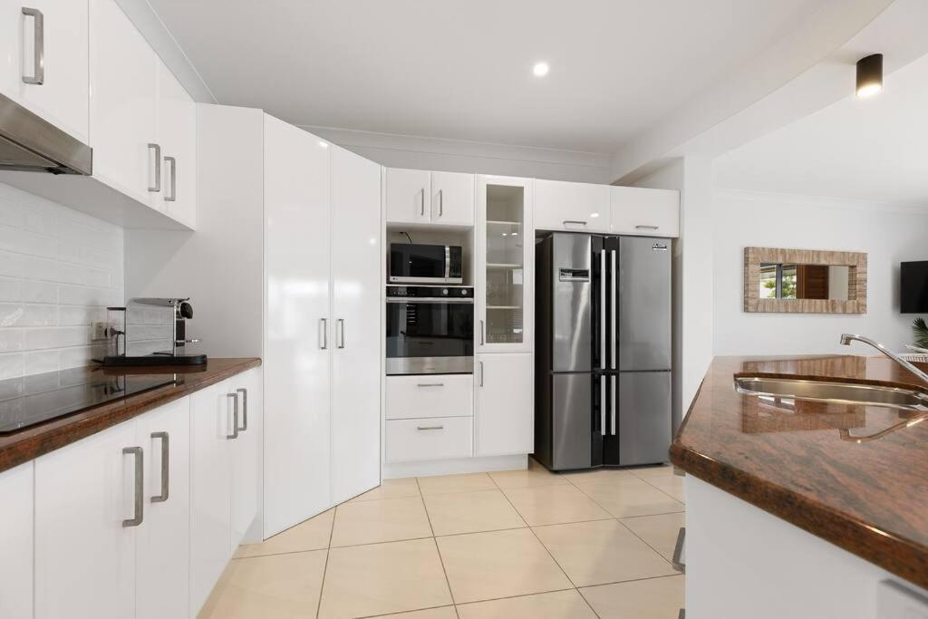 Stunning Waterfront Coastal Retreat, sleeps 13
