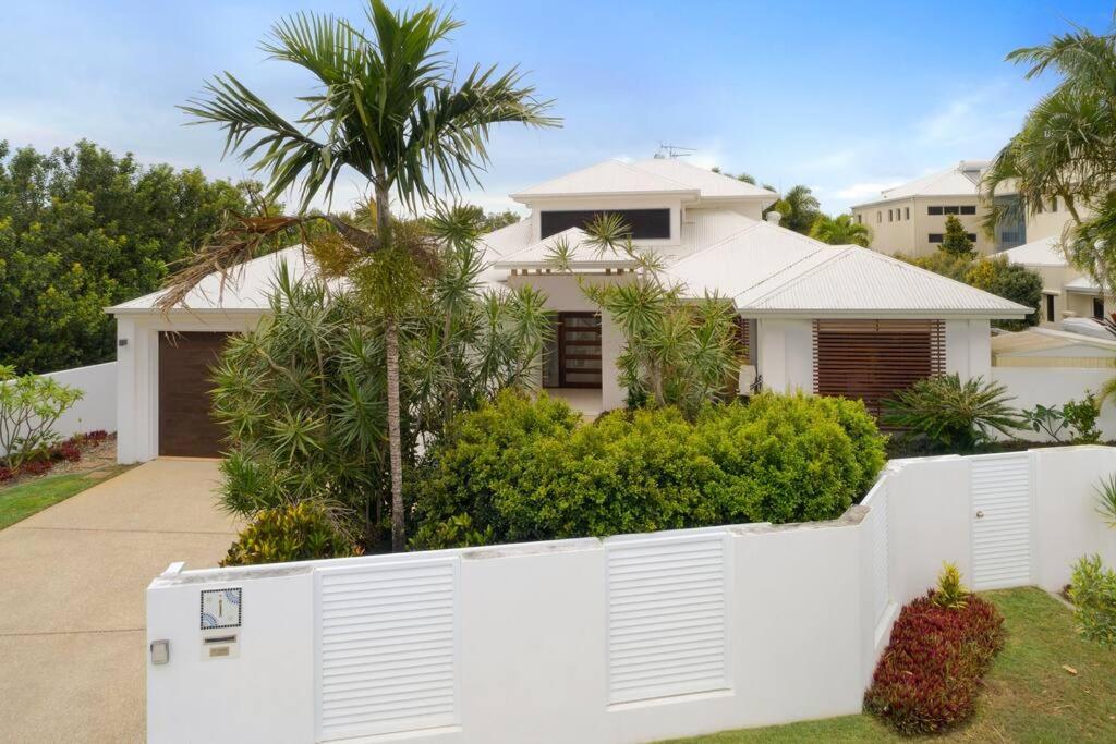 Stunning Waterfront Coastal Retreat, sleeps 13