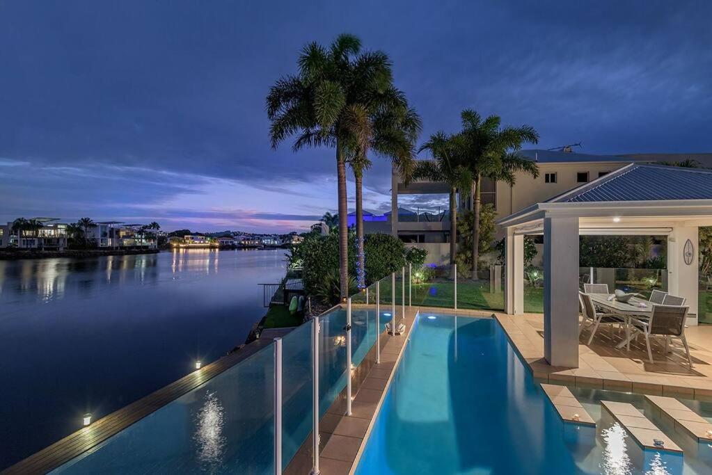 Stunning Waterfront Coastal Retreat, sleeps 13