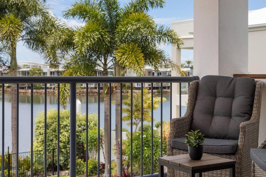 Stunning Waterfront Coastal Retreat, sleeps 13