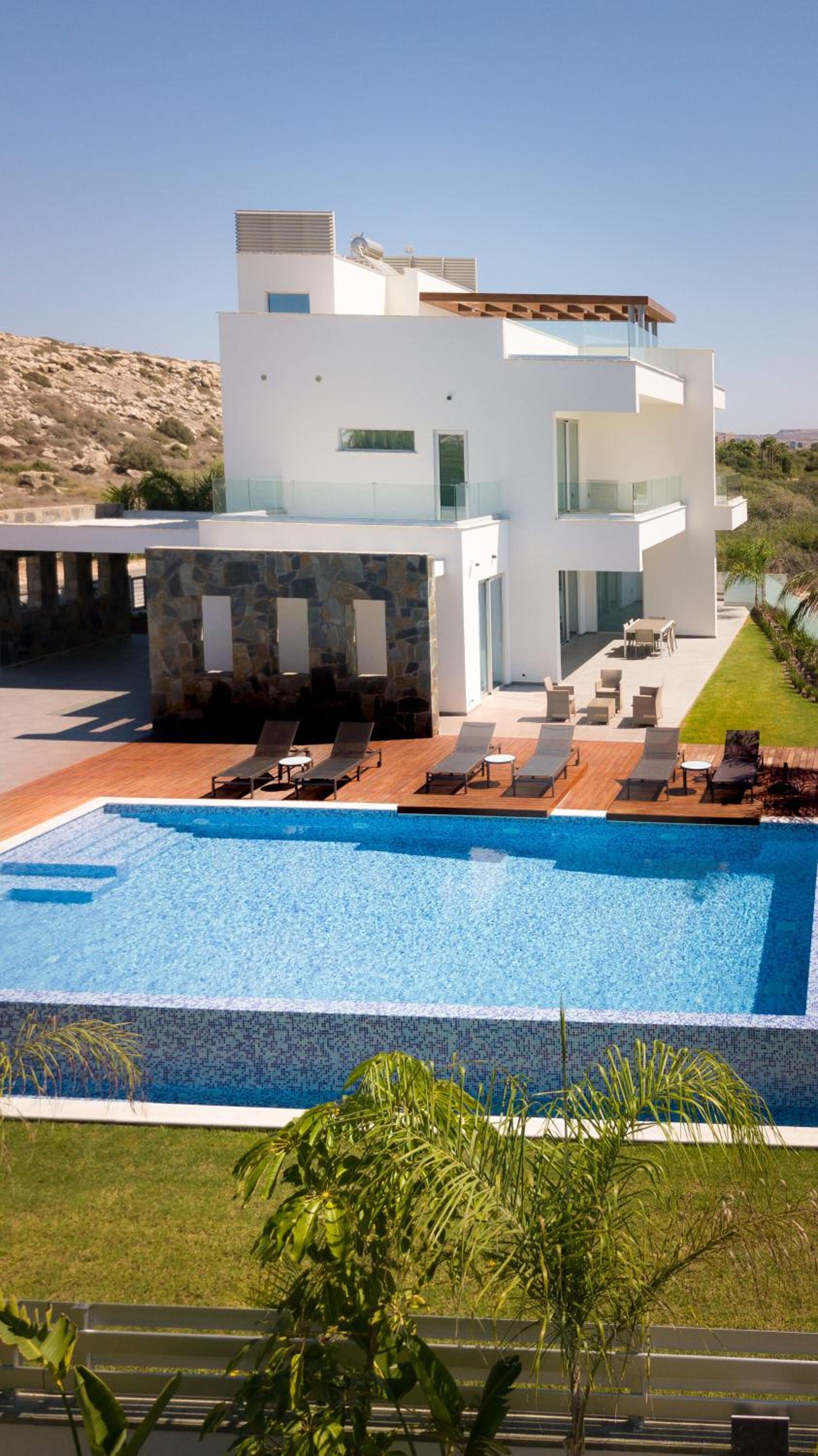 Sea Pearl Beachfront Villas - Breeze view 3
