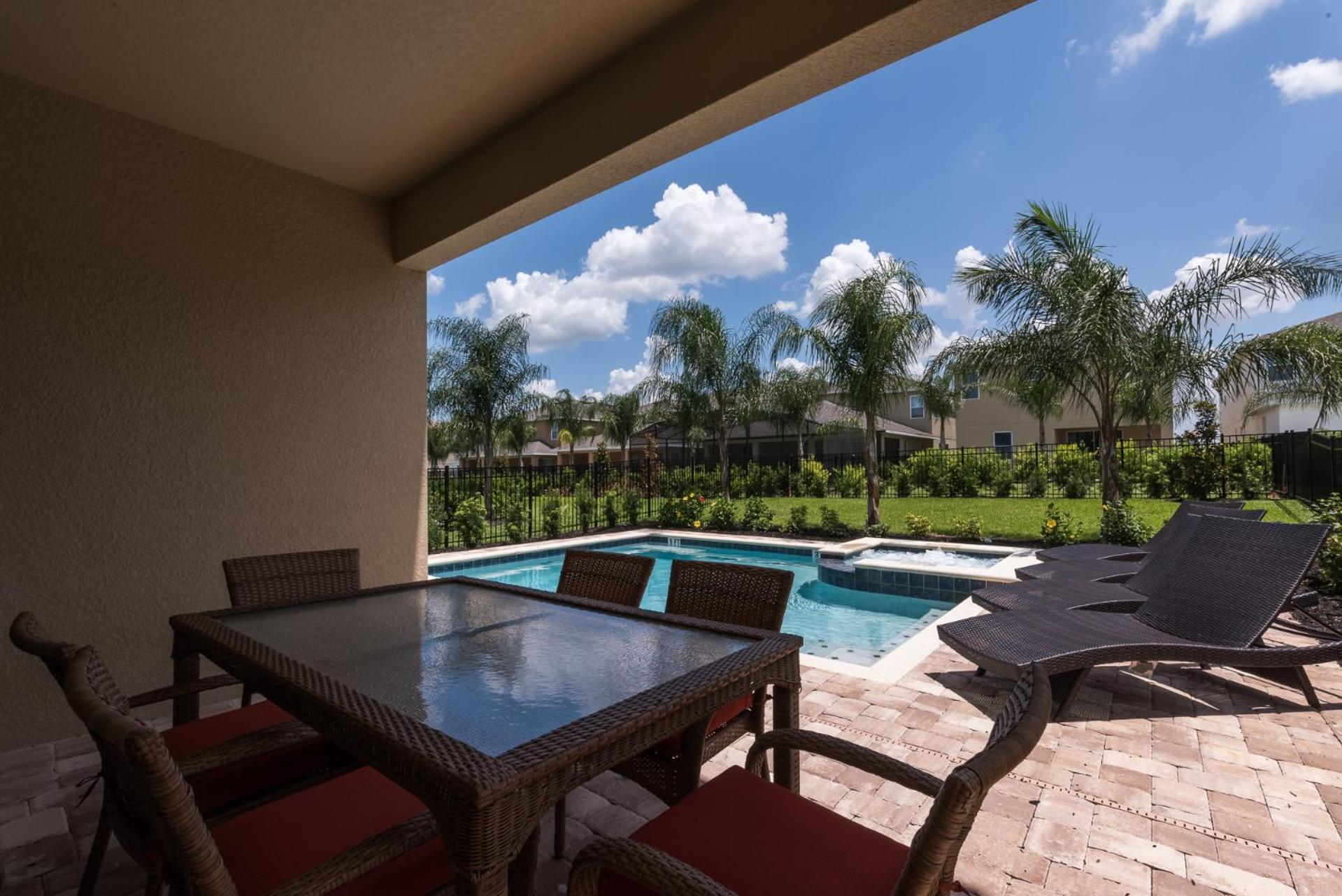 Hotel GREAT HOUSE Near Disney, Private Pool - Image 1