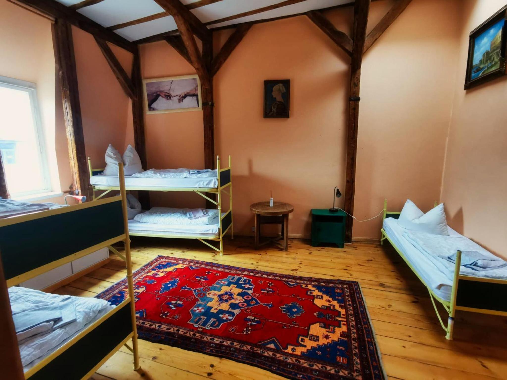 Hummel Hostel - Historische Stadtvilla mit Garten