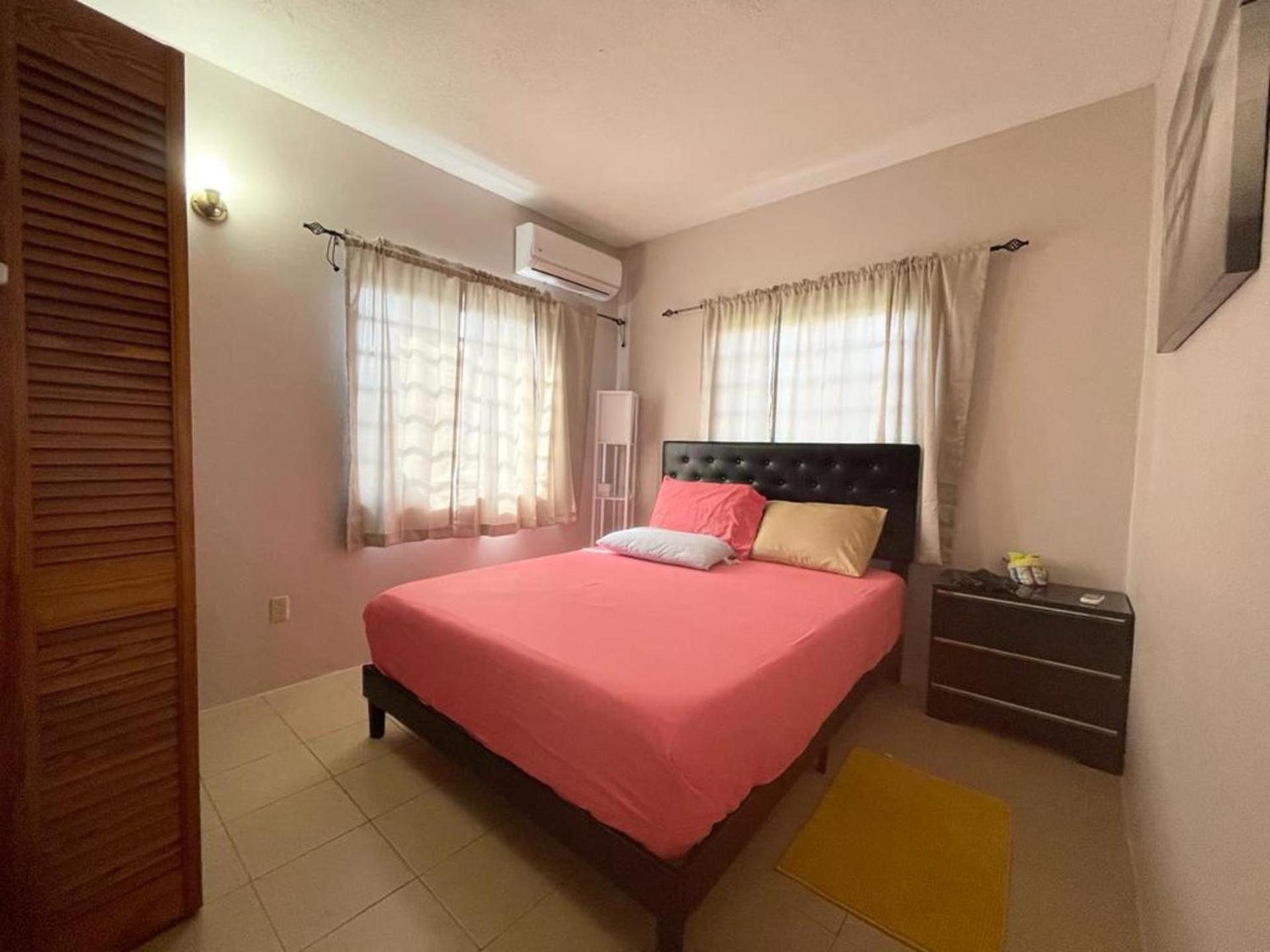 Amazing 2-Bedroom Apt Sleeps 3 Warm & Cosy