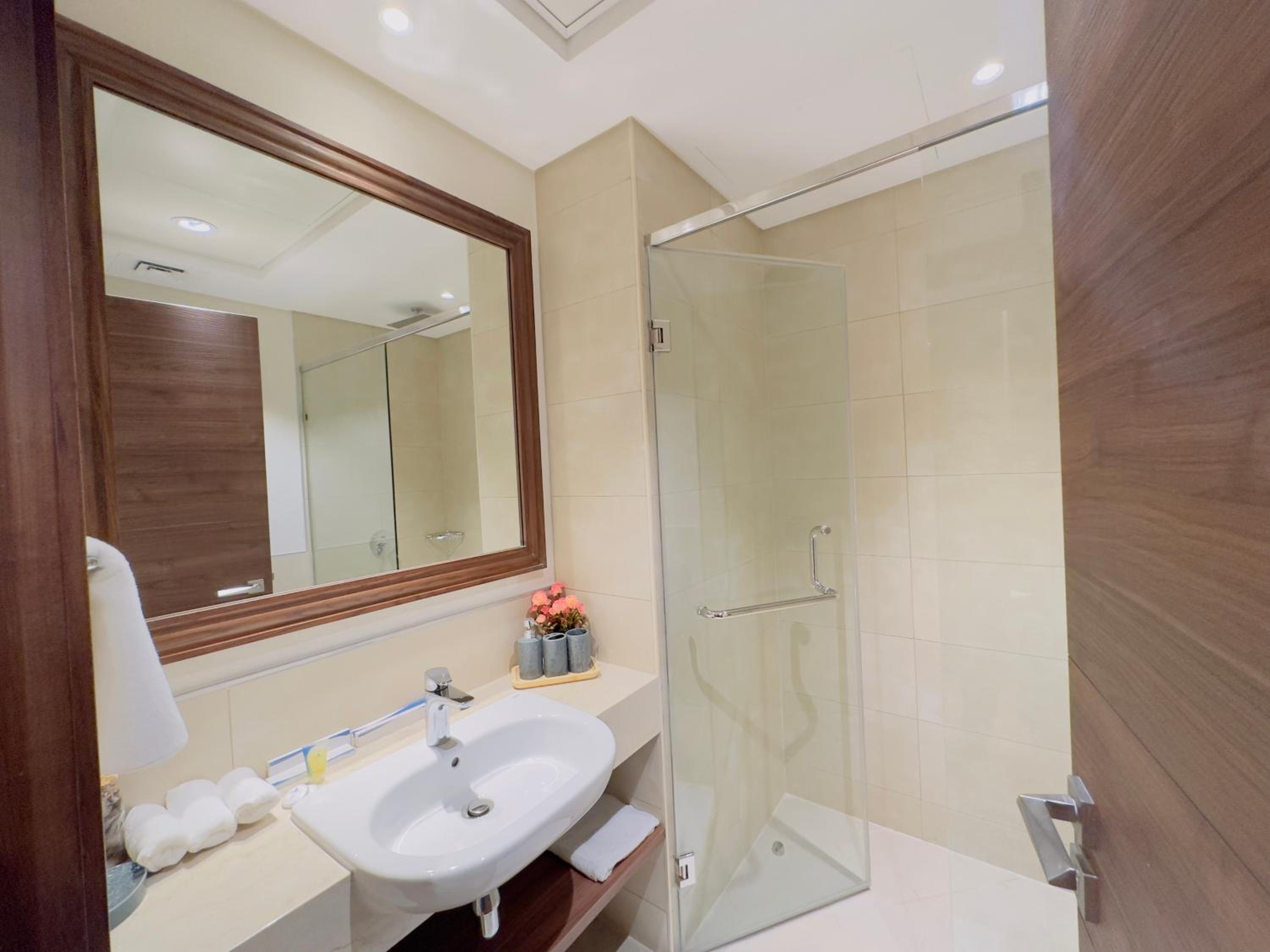 GOODWOOD SUITES HOMES VACATION