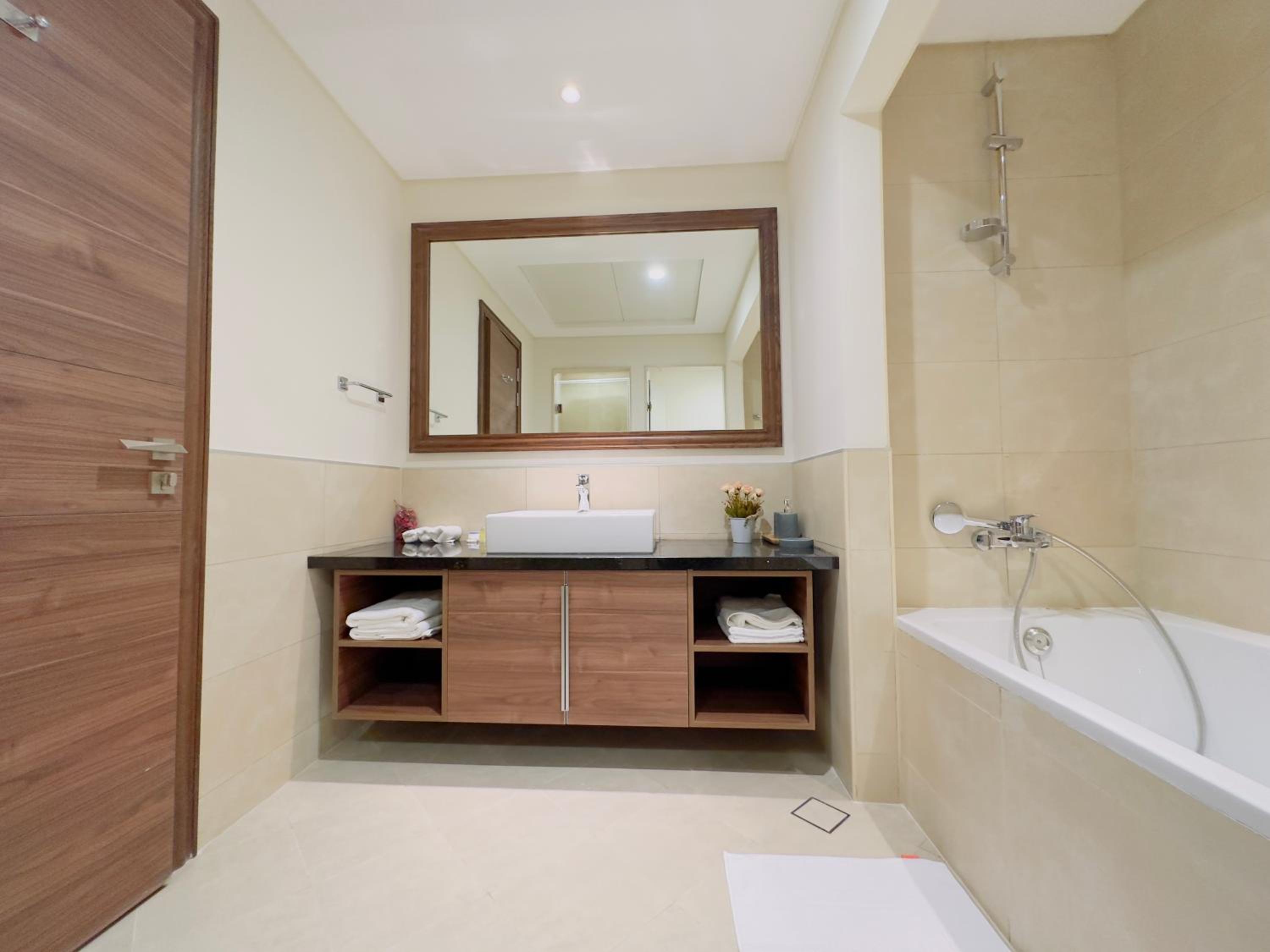 GOODWOOD SUITES HOMES VACATION