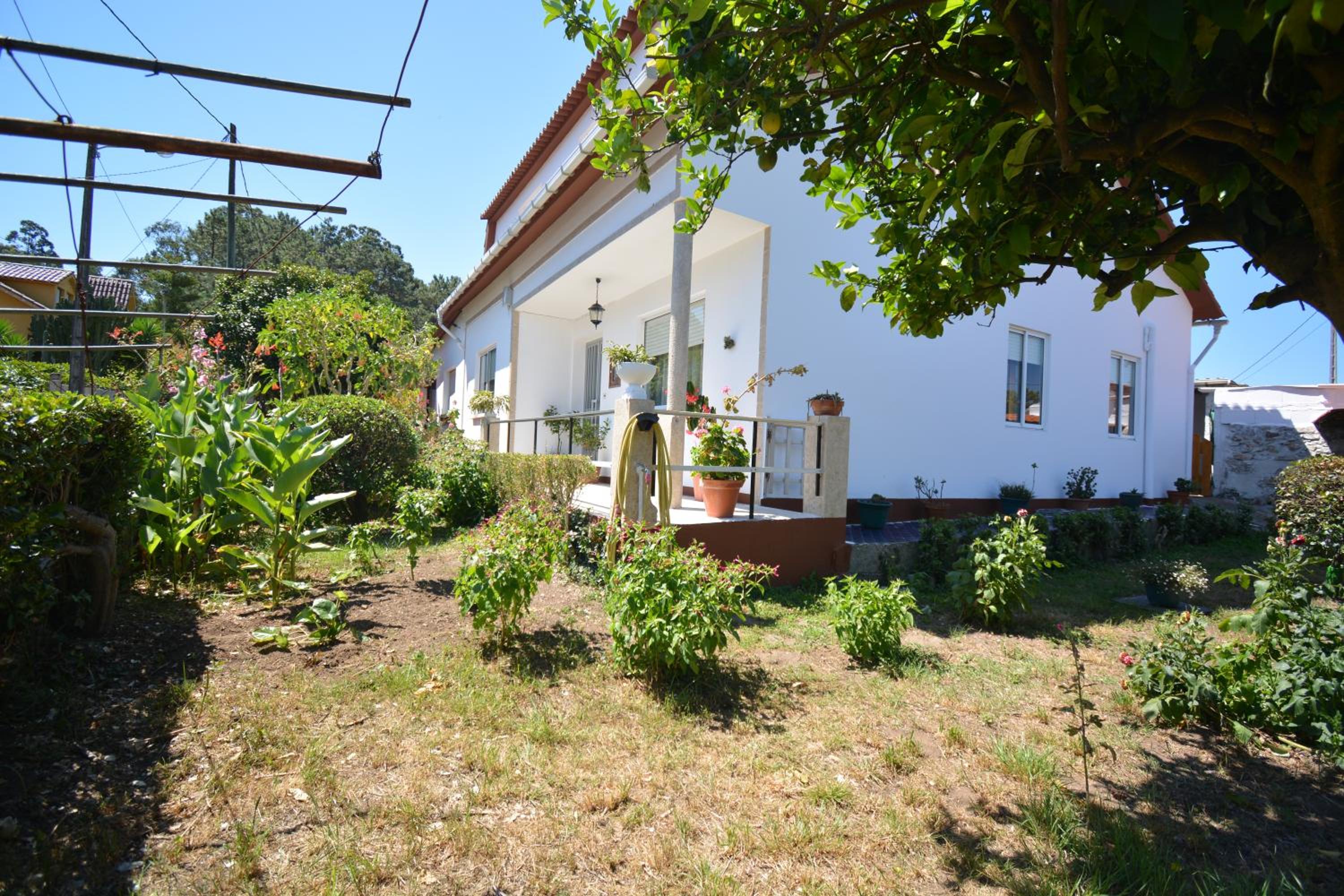 GALIHOST - Casa con jardín en Vilanova de Arousa photo 4