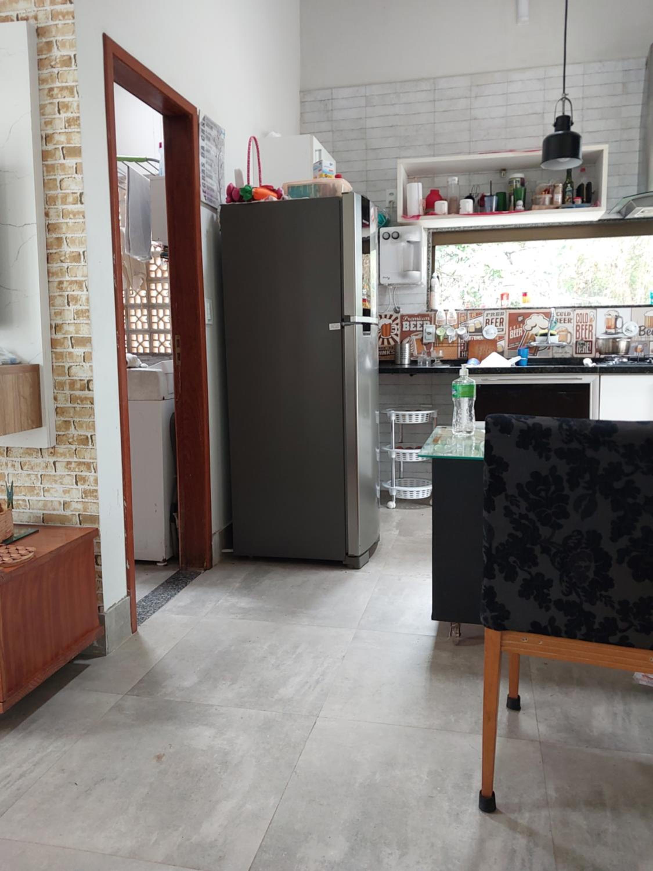 Casa praiana em condominio com lazer