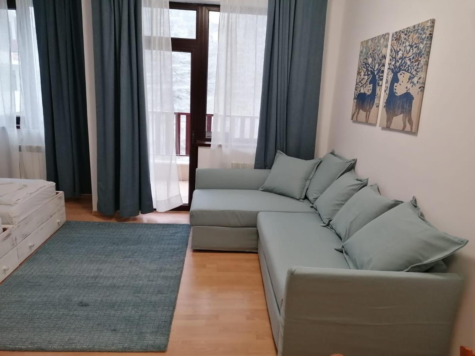 Flora Violet Studio Apartment nr 10 view 3