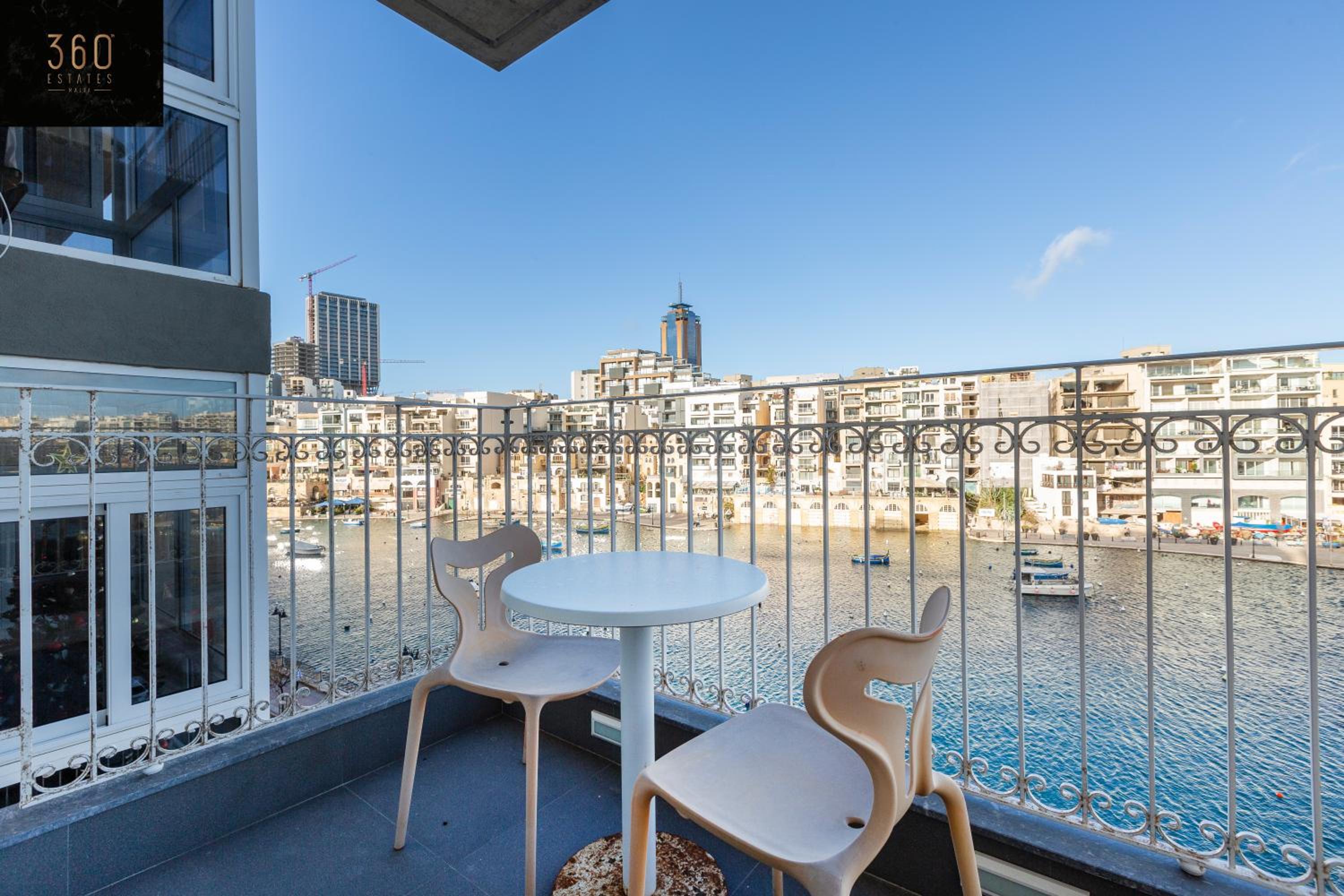 Seafront Haven with Breathtaking Sunsets w/ WIFI by 360 Estates — St Julian's