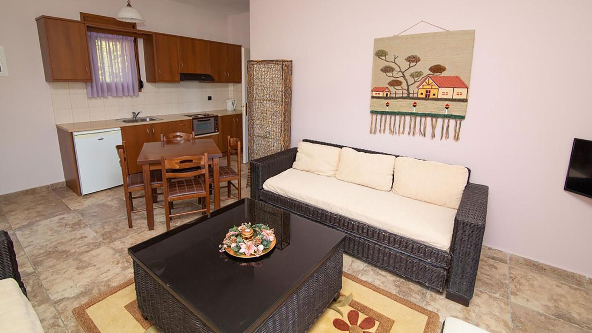 Ξενώνας Μενελαΐς - Menelais Apartments view 5