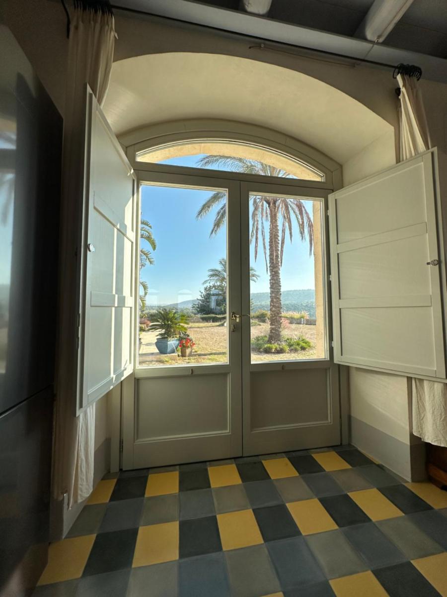 Exclusive Countryside Retreat Charm & Pool view 5