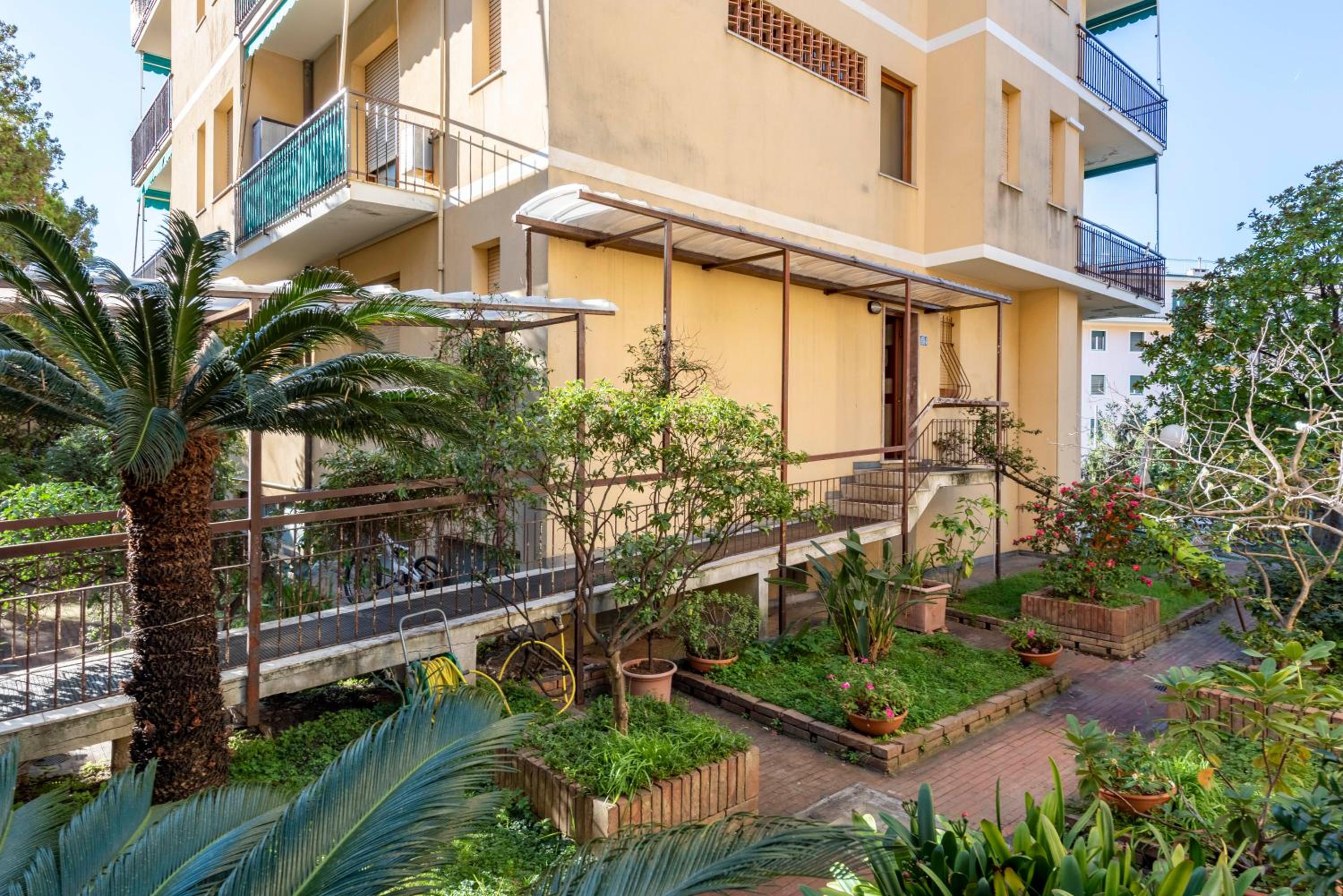 JOIVY Cosy flat with terrace near Rapallo Castle view 3