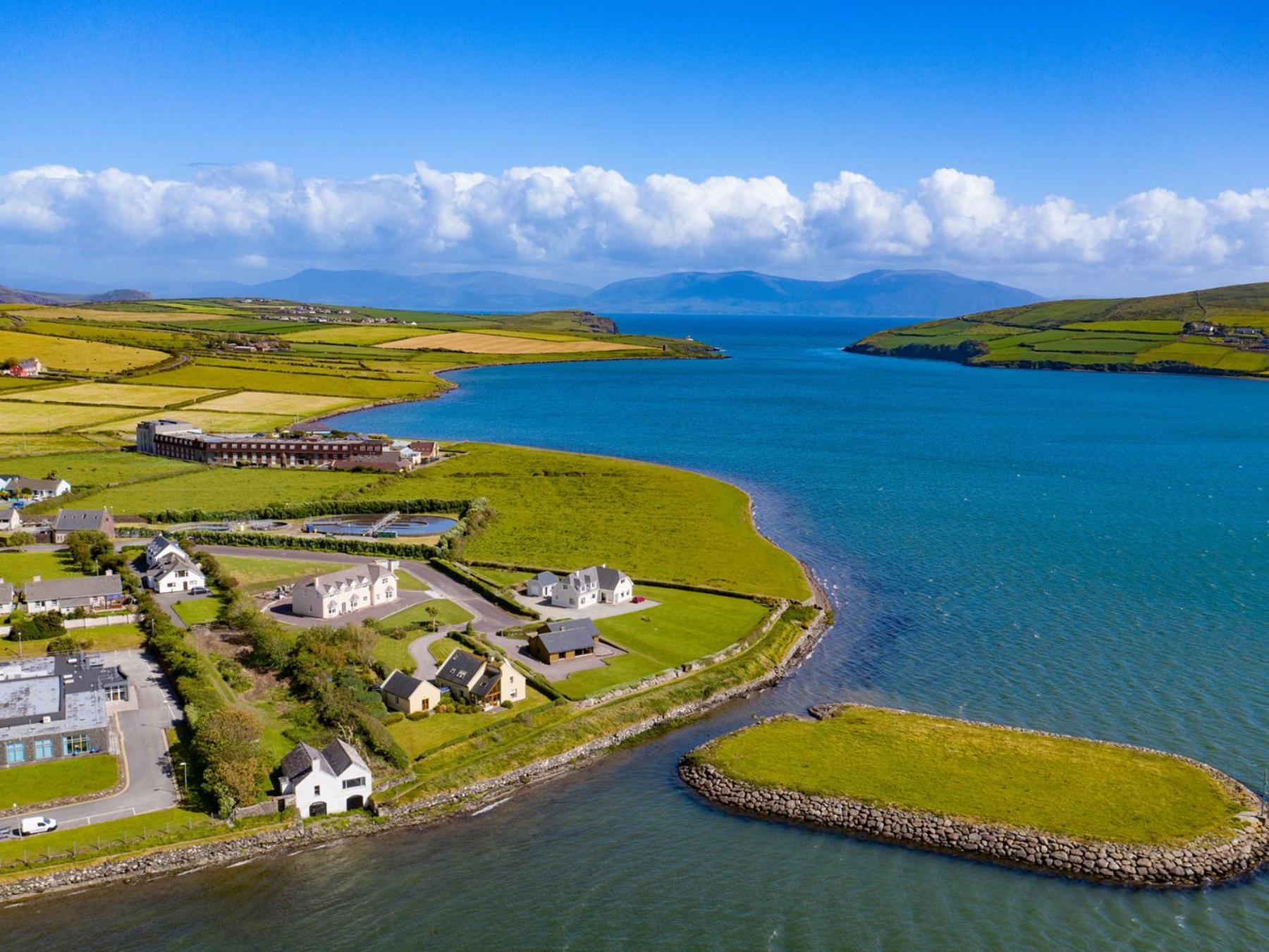 Dingle Courtyard Cottages - 3 Bed NO 12 view 2