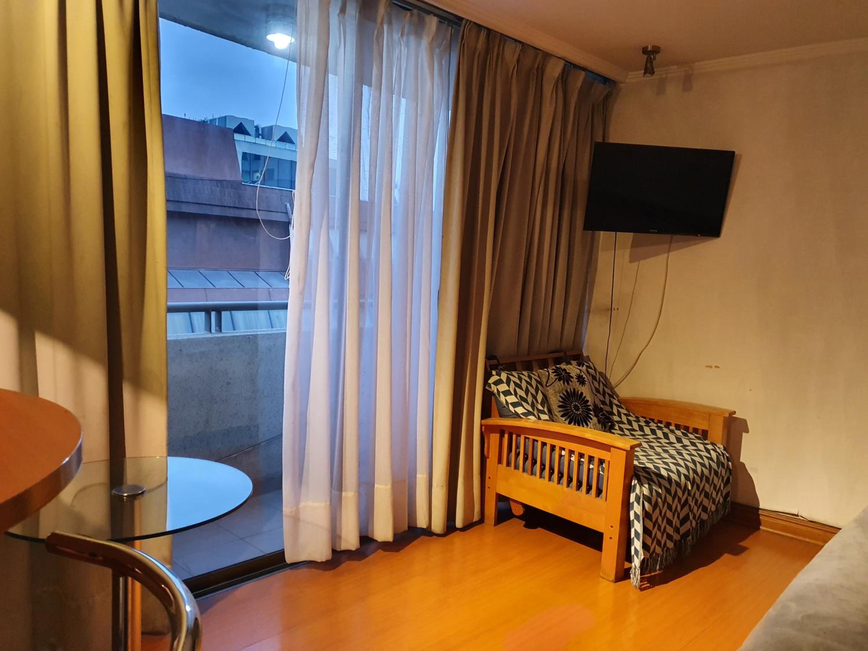 Departamento amplio en Suite, Costanera Center