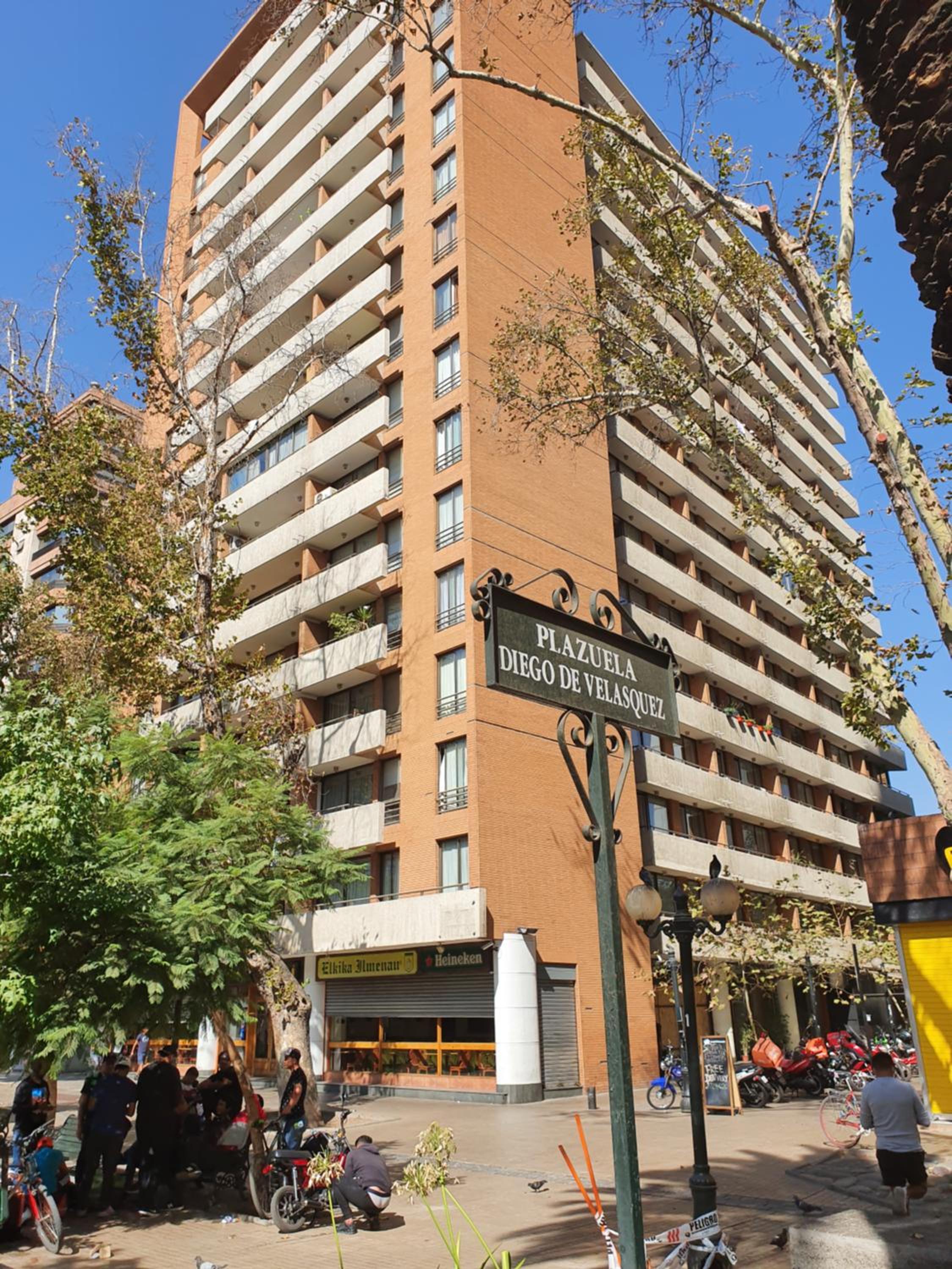 Departamento amplio en Suite, Costanera Center