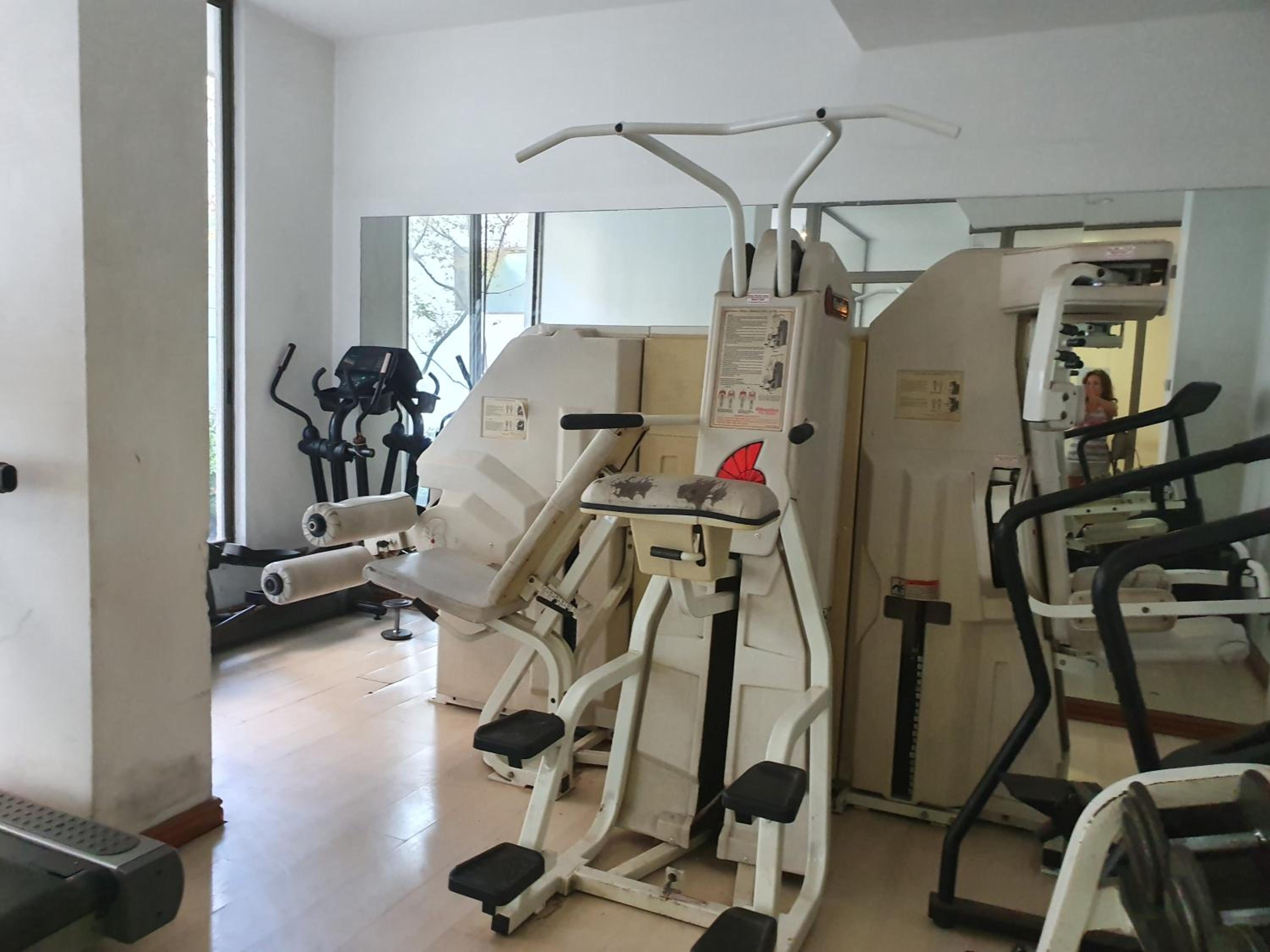 Departamento amplio en Suite, Costanera Center