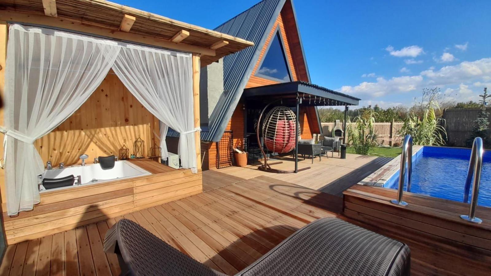 UĞURLUBUNGALOV