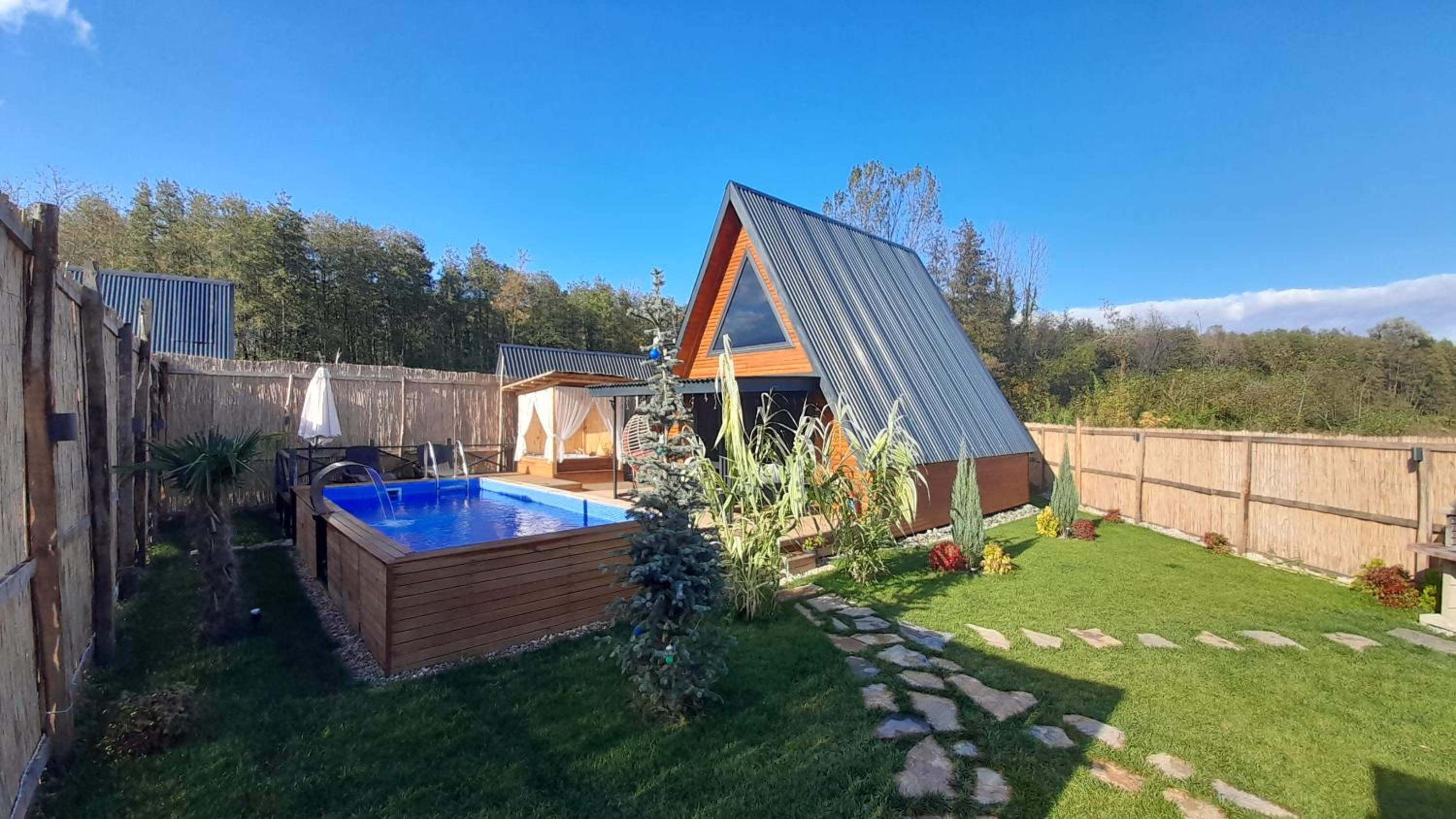 UĞURLUBUNGALOV