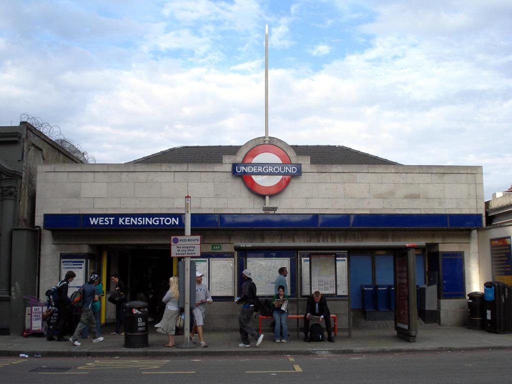 ［OLYMPIA MUSEUMS KENSINGTON］STUDIO IN LONDON