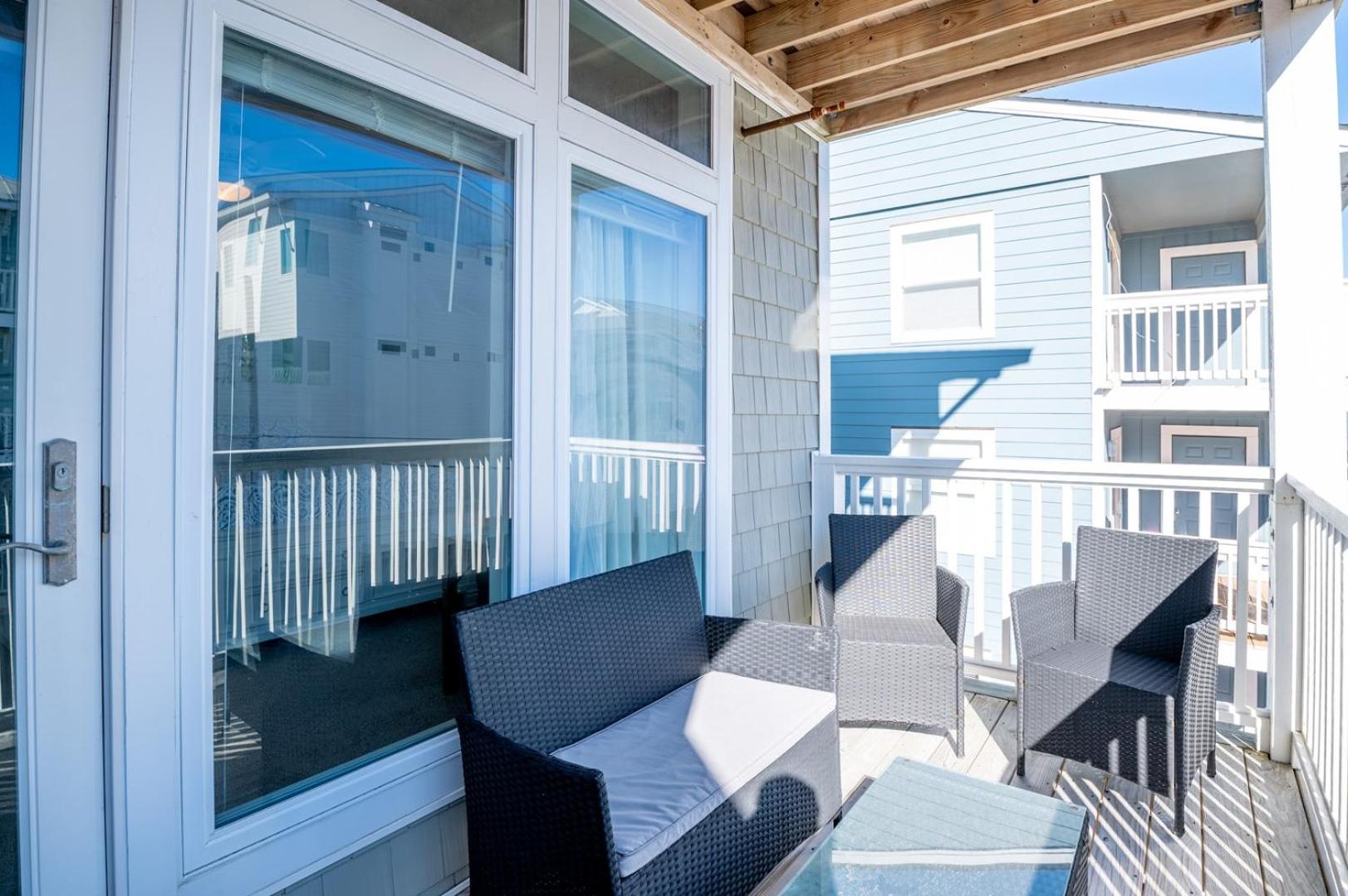 Oceanview 2nd Row Condo - Wood Vista