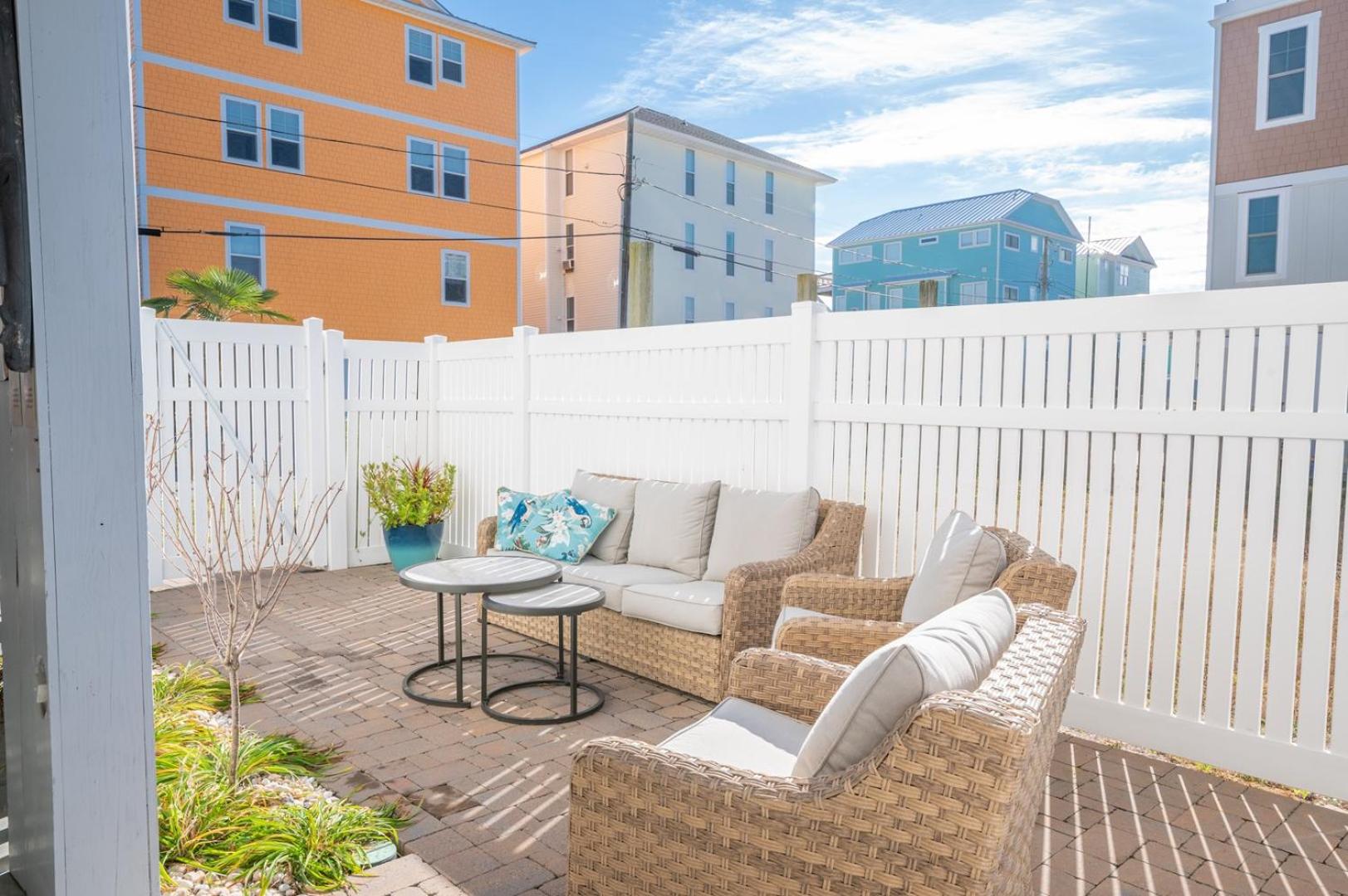 Oceanview 2nd Row Condo - Wood Vista