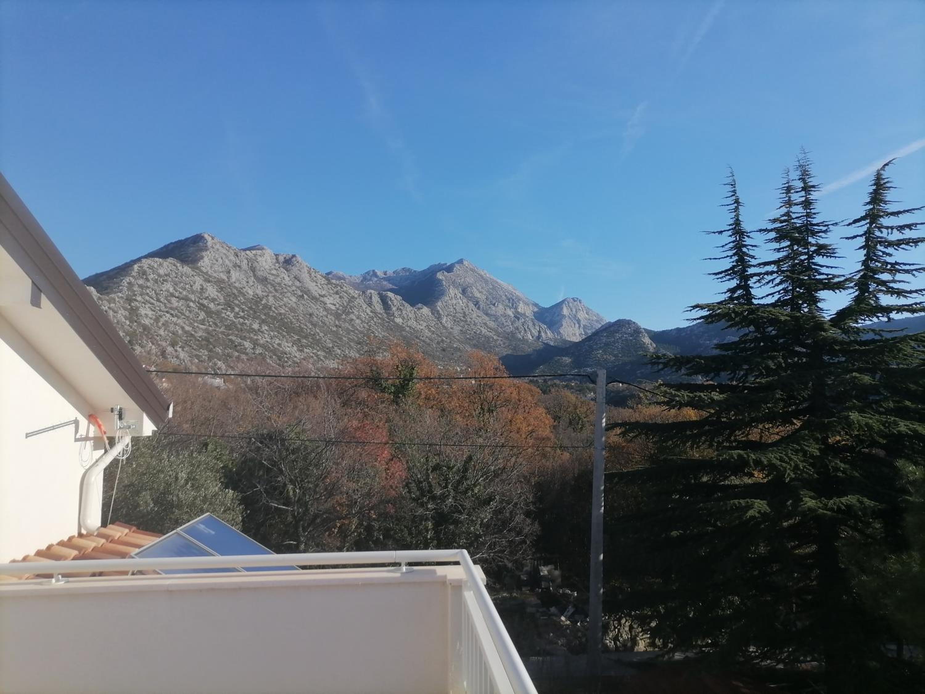 Ala da-apartman sa bazenom