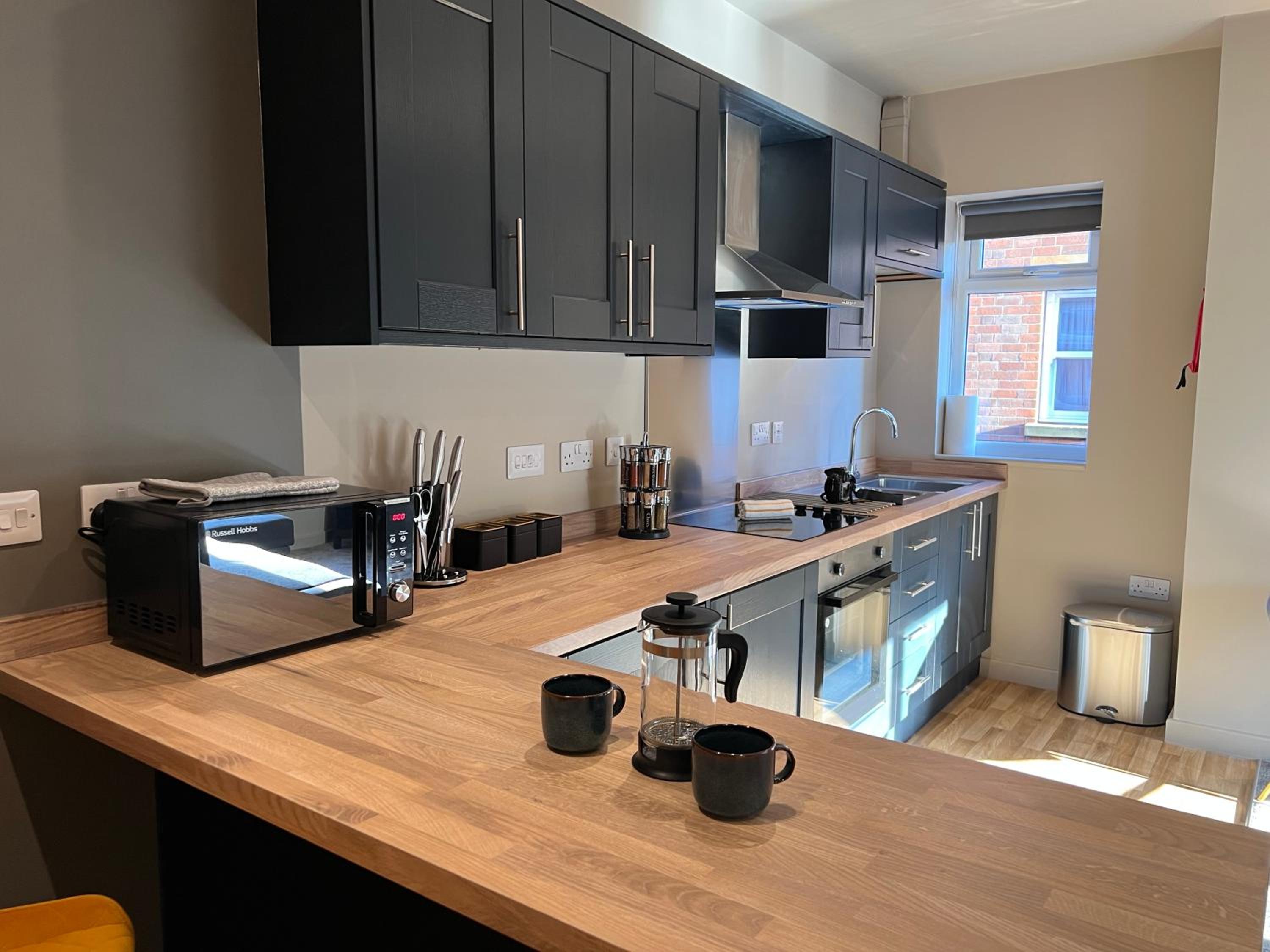 Modern 1BR Apartment near Loughborough University & Hospital view 2