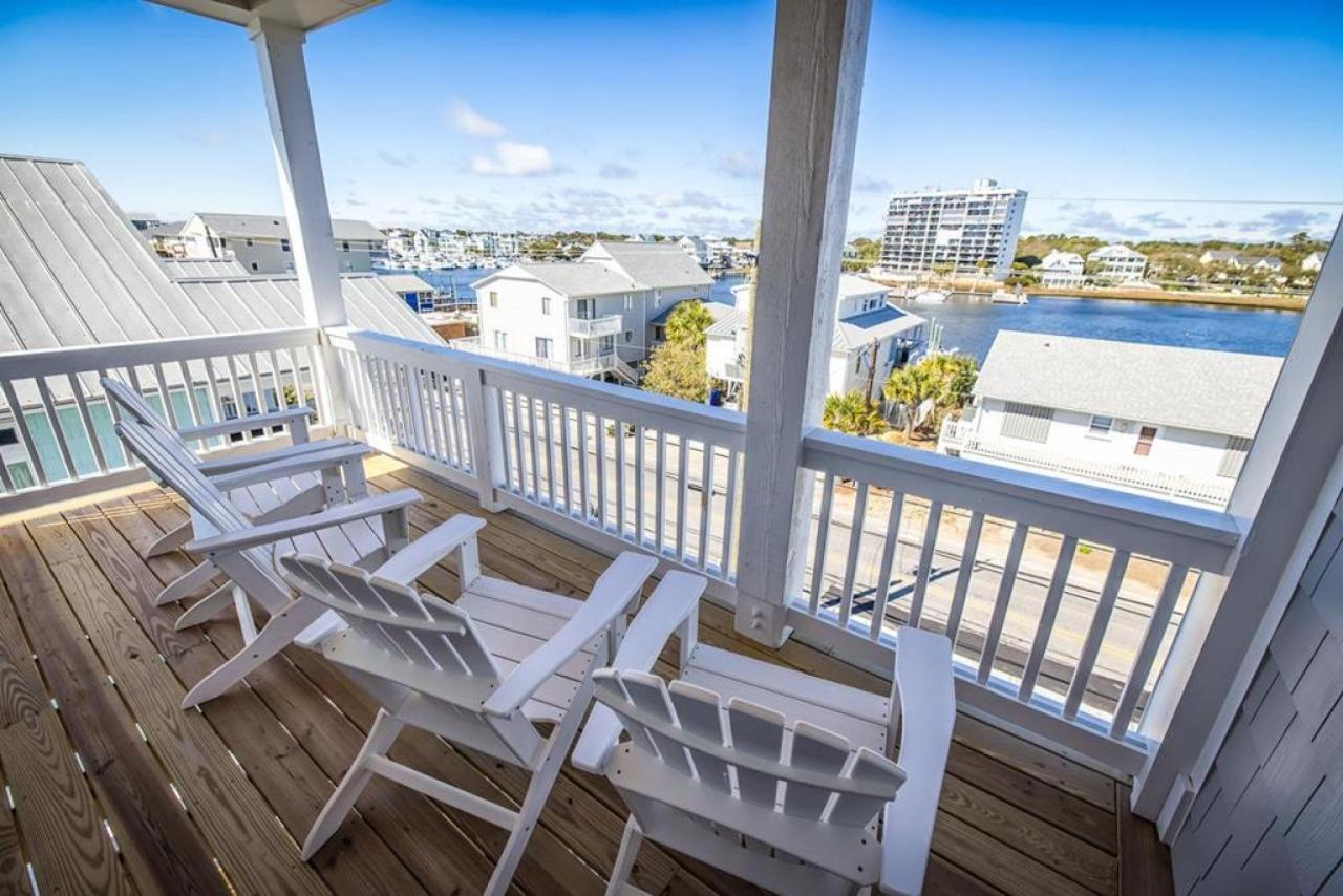 Dogs Allowed at Luxury Duplex - Second Row