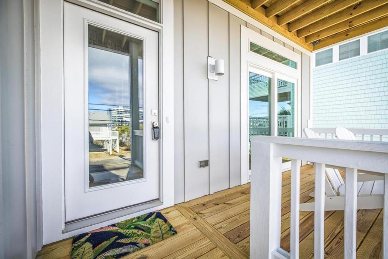 Dogs Allowed at Luxury Duplex - Second Row
