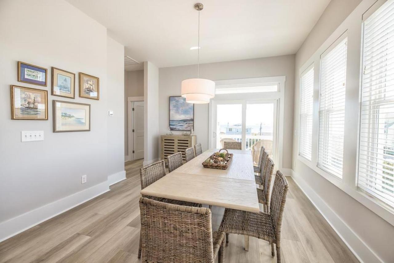 Dogs Allowed at Luxury Duplex - Second Row