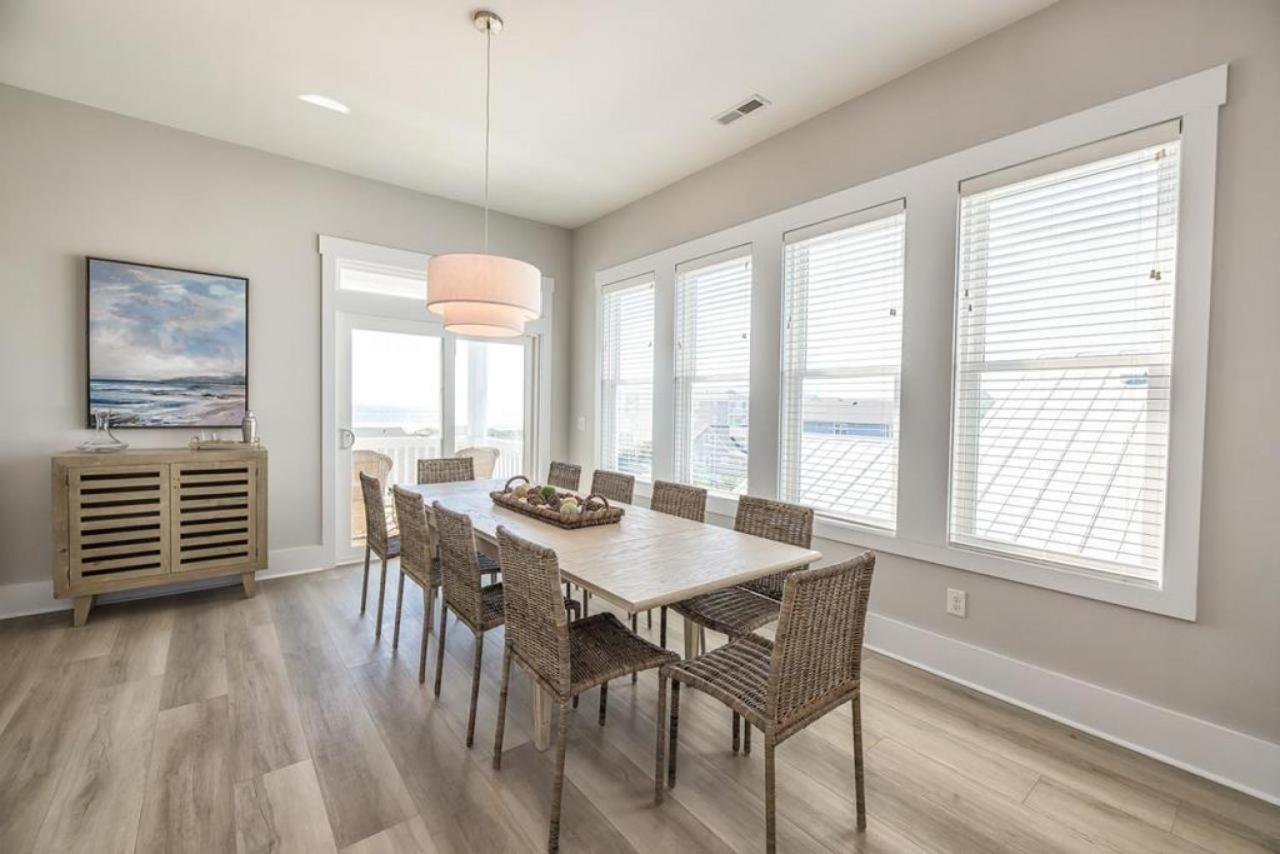 Dogs Allowed at Luxury Duplex - Second Row