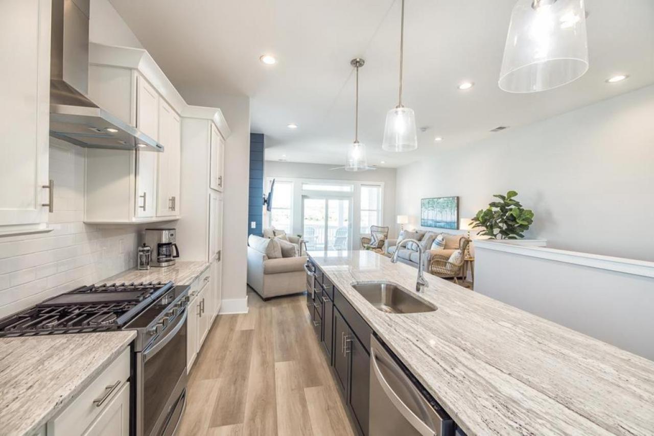 Dogs Allowed at Luxury Duplex - Second Row