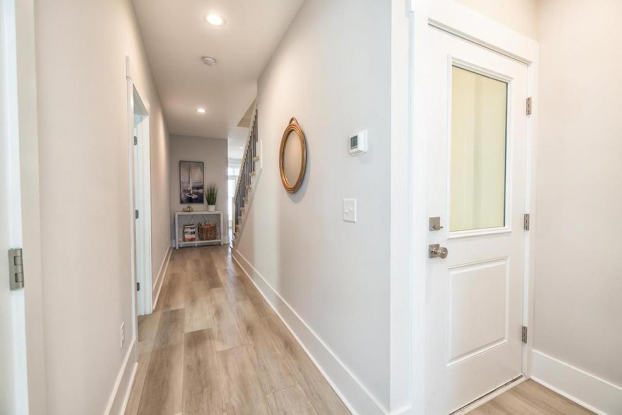 Dogs Allowed at Luxury Duplex - Second Row