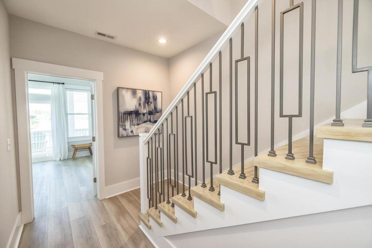 Dogs Allowed at Luxury Duplex - Second Row