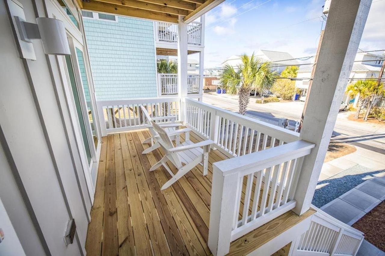 Dogs Allowed at Luxury Duplex - Second Row