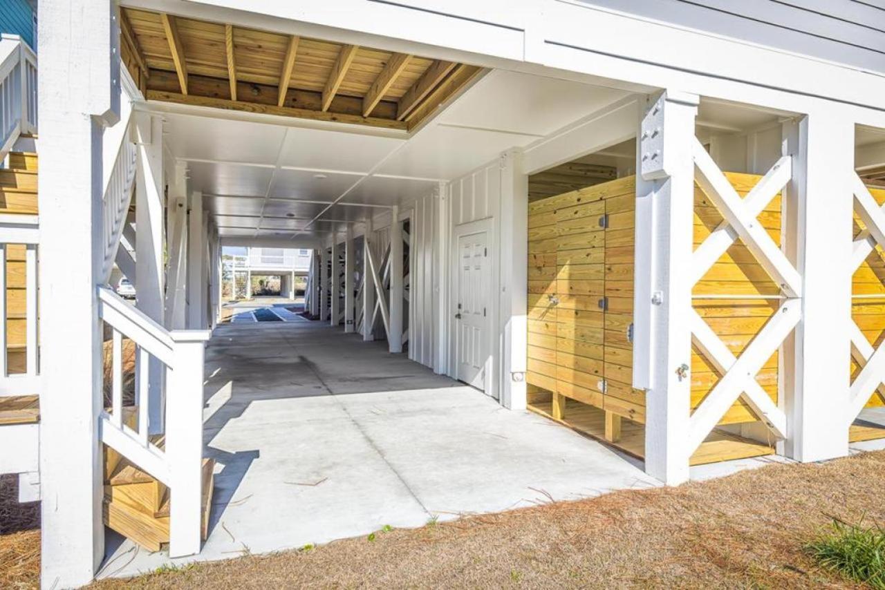 Dogs Allowed at Luxury Duplex - Second Row