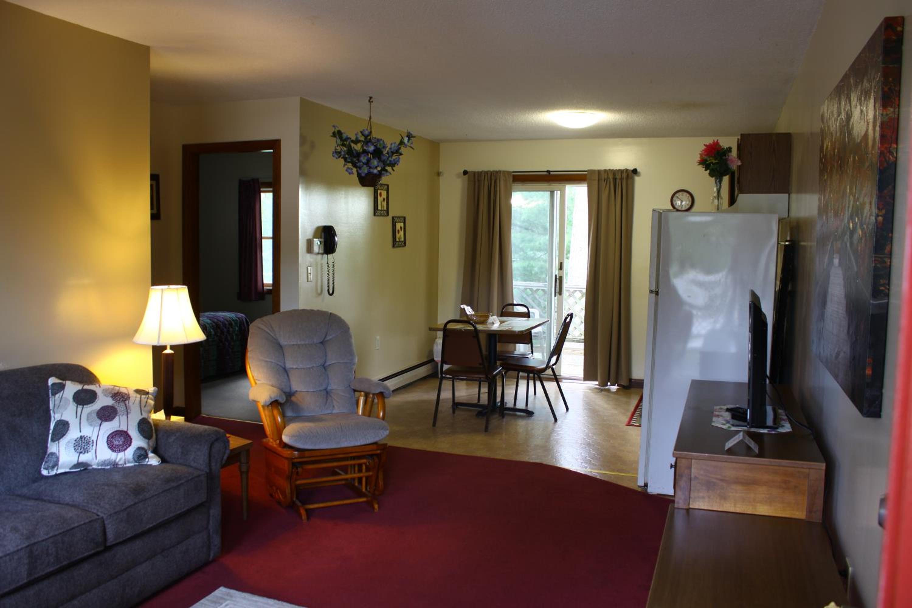 Milford Motel On the River