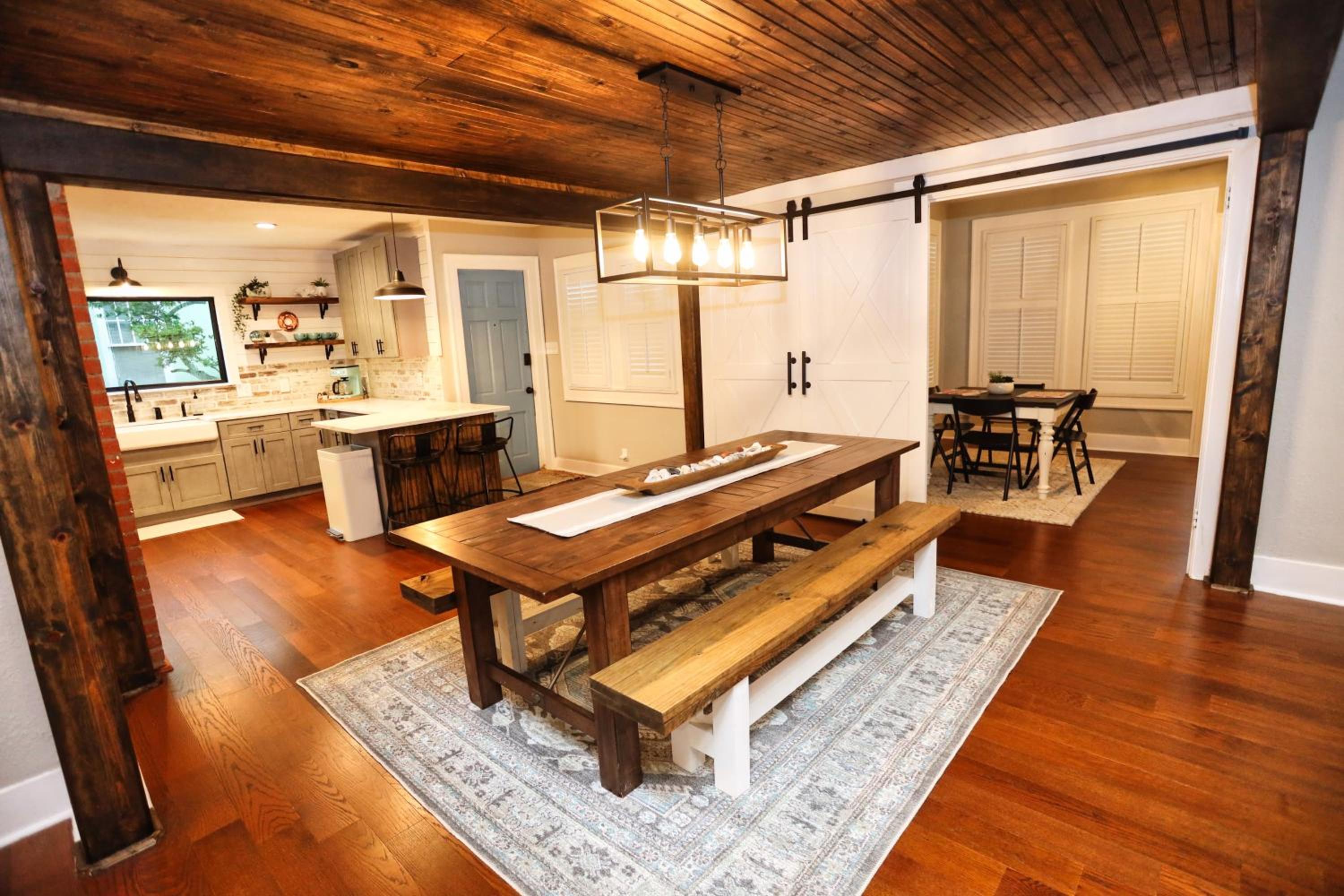 Historic Home Family Friendly Close to Seawall view 5
