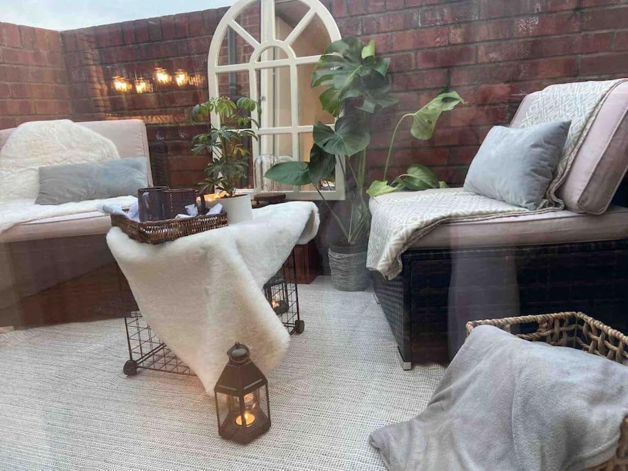Spitalfields Market Penthouse Flat with balcony
