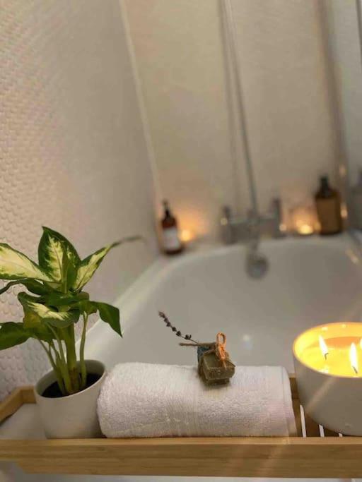 Spitalfields Market Penthouse Flat with balcony