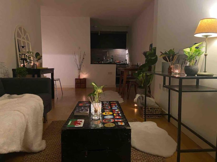 Spitalfields Market Penthouse Flat with balcony