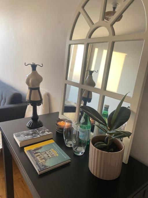 Spitalfields Market Penthouse Flat with balcony