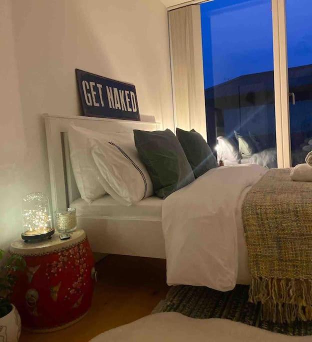 Spitalfields Market Penthouse Flat with balcony