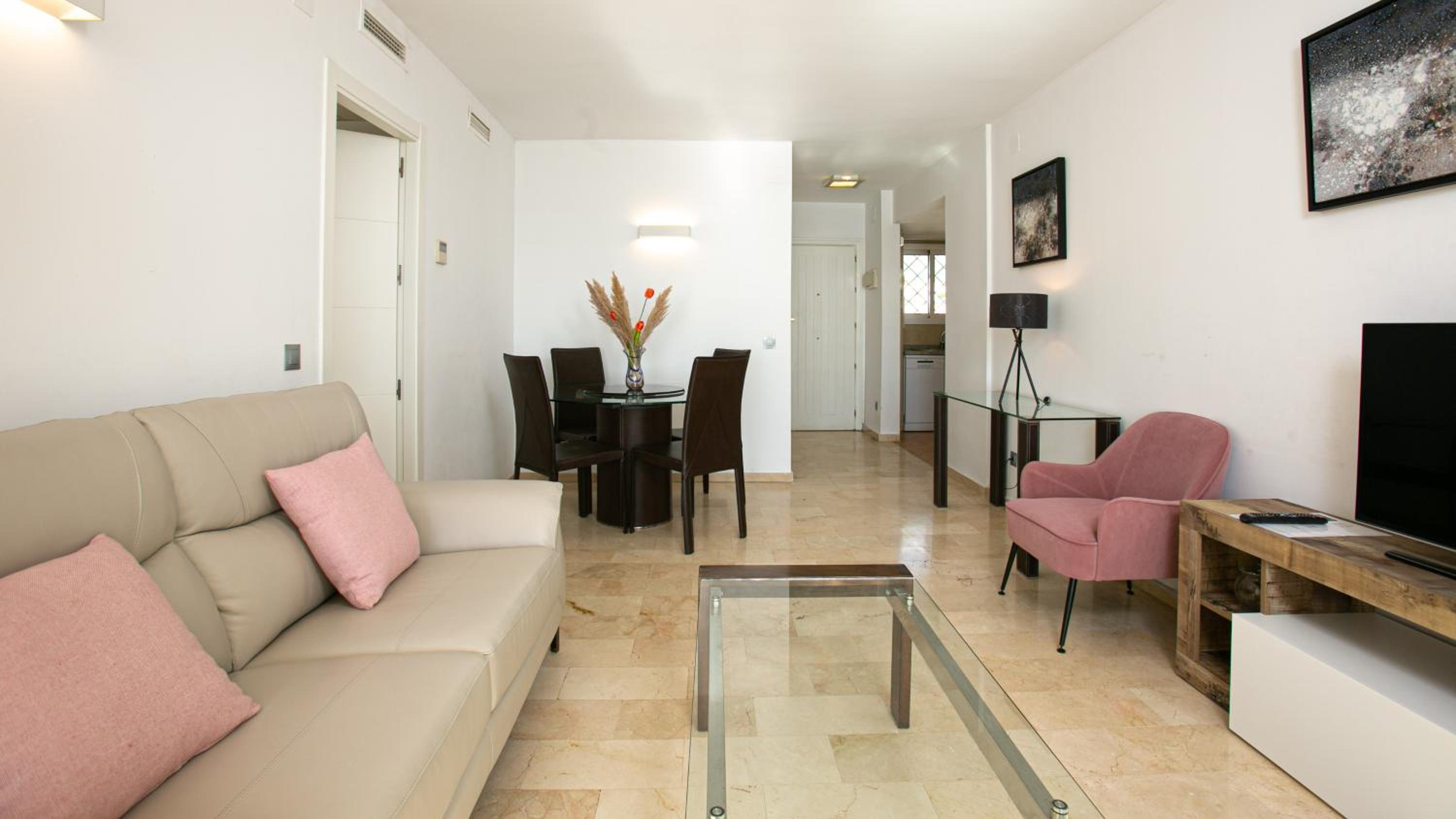 Front sea view apartment on Marbella's beach promenade