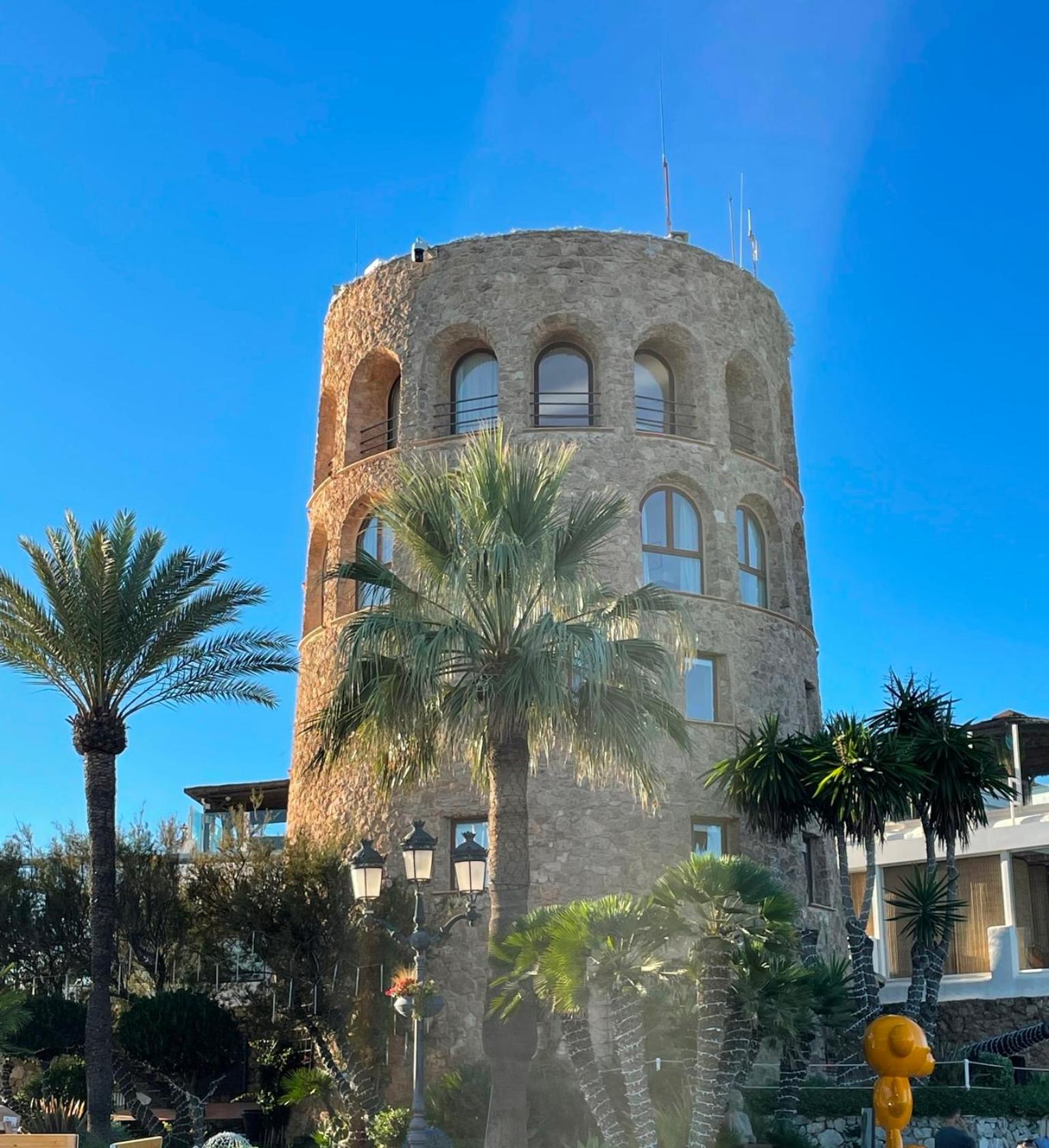 Front sea view apartment on Marbella's beach promenade