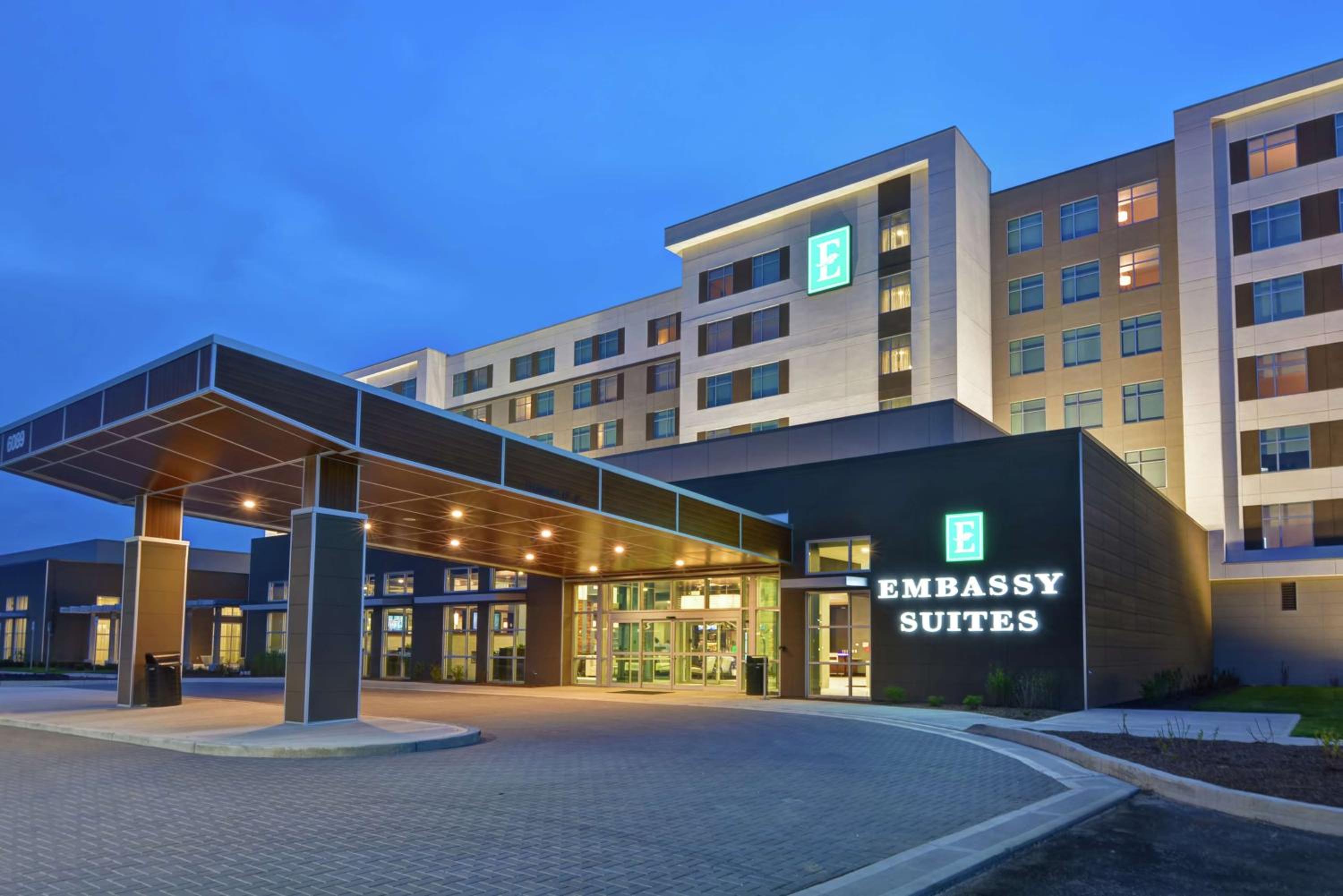 Hotel Embassy Suites By Hilton Plainfield Indianapolis Airport - Image 1