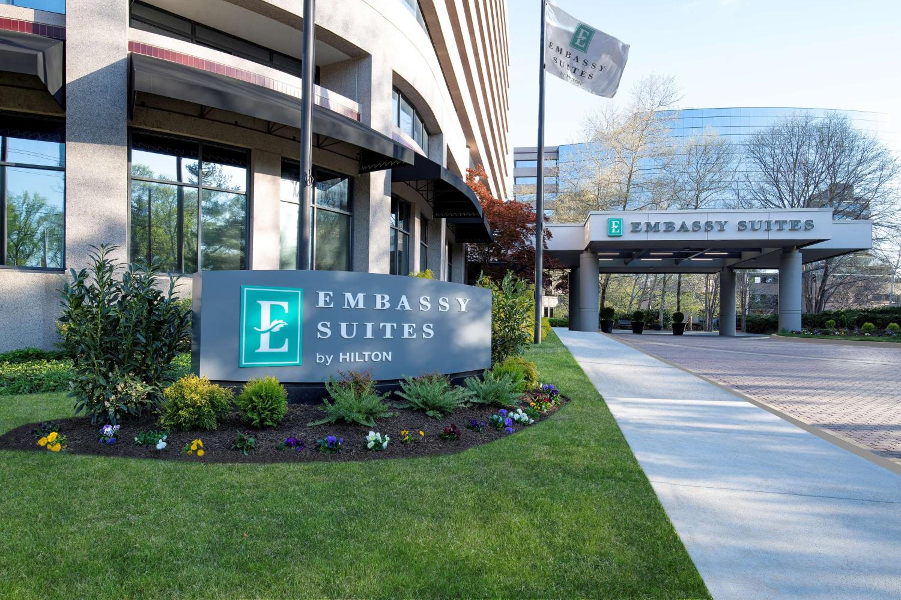 Hotel Embassy Suites by Hilton Bethesda Washington DC - Image 1