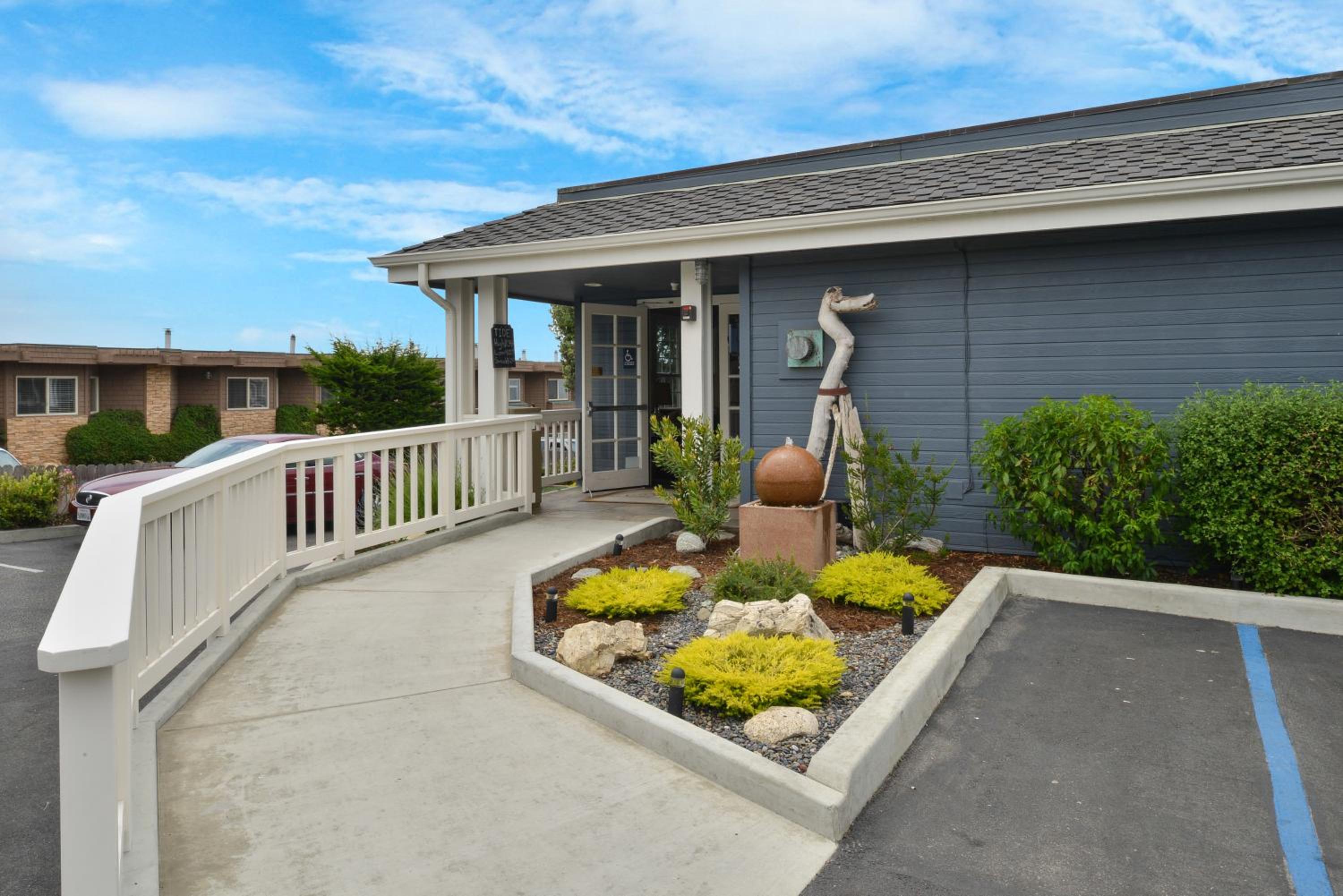 Sand Pebbles Inn