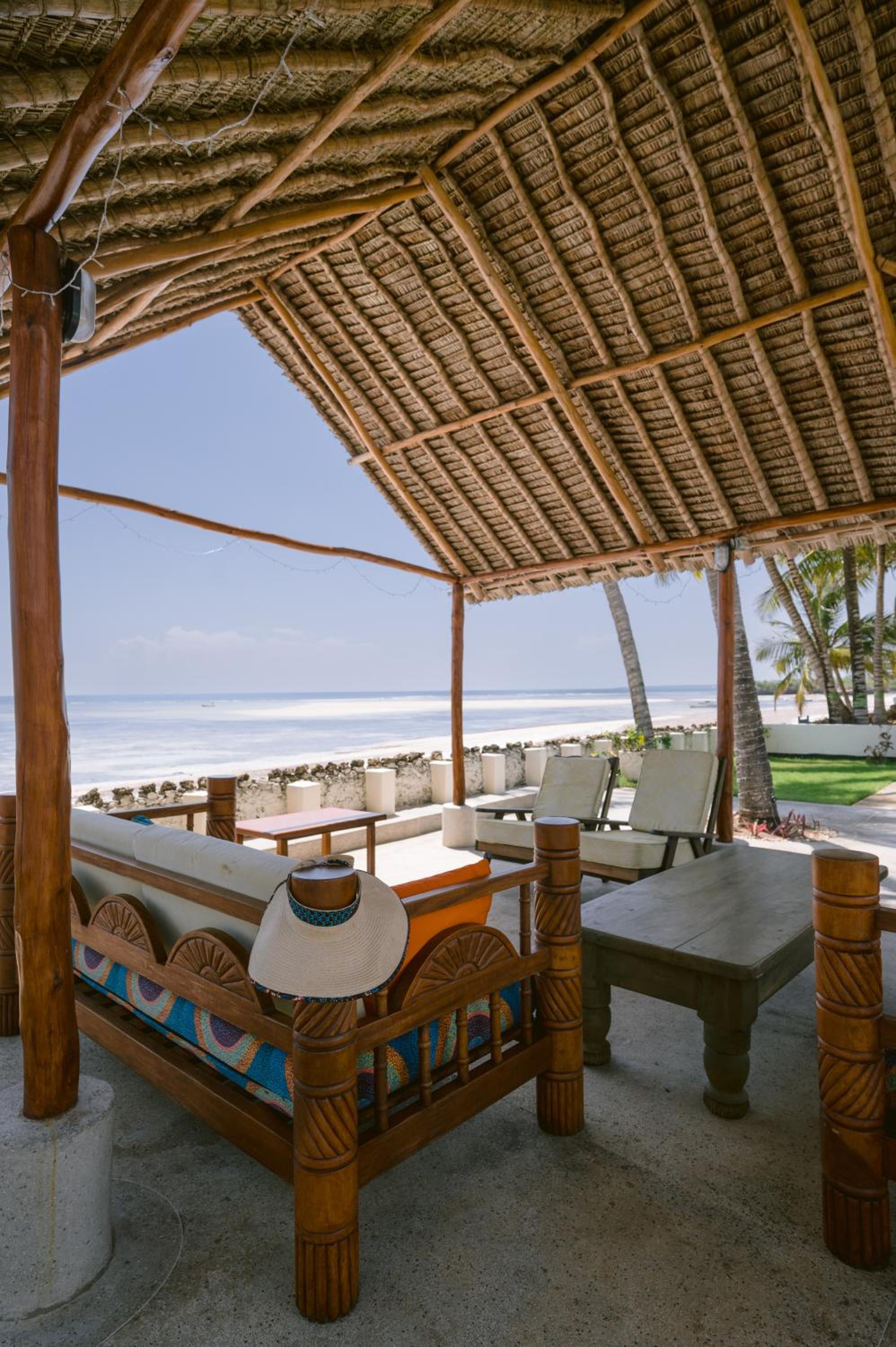 Oasys House - Beautiful Private Beach Front Home